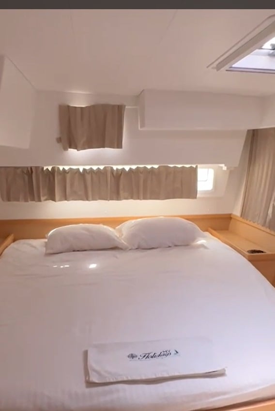 ALBERTINA  2025 refit - A/C  , Generator , Solar , Electric winch, remote control gangway - Catamaran in Lefkada