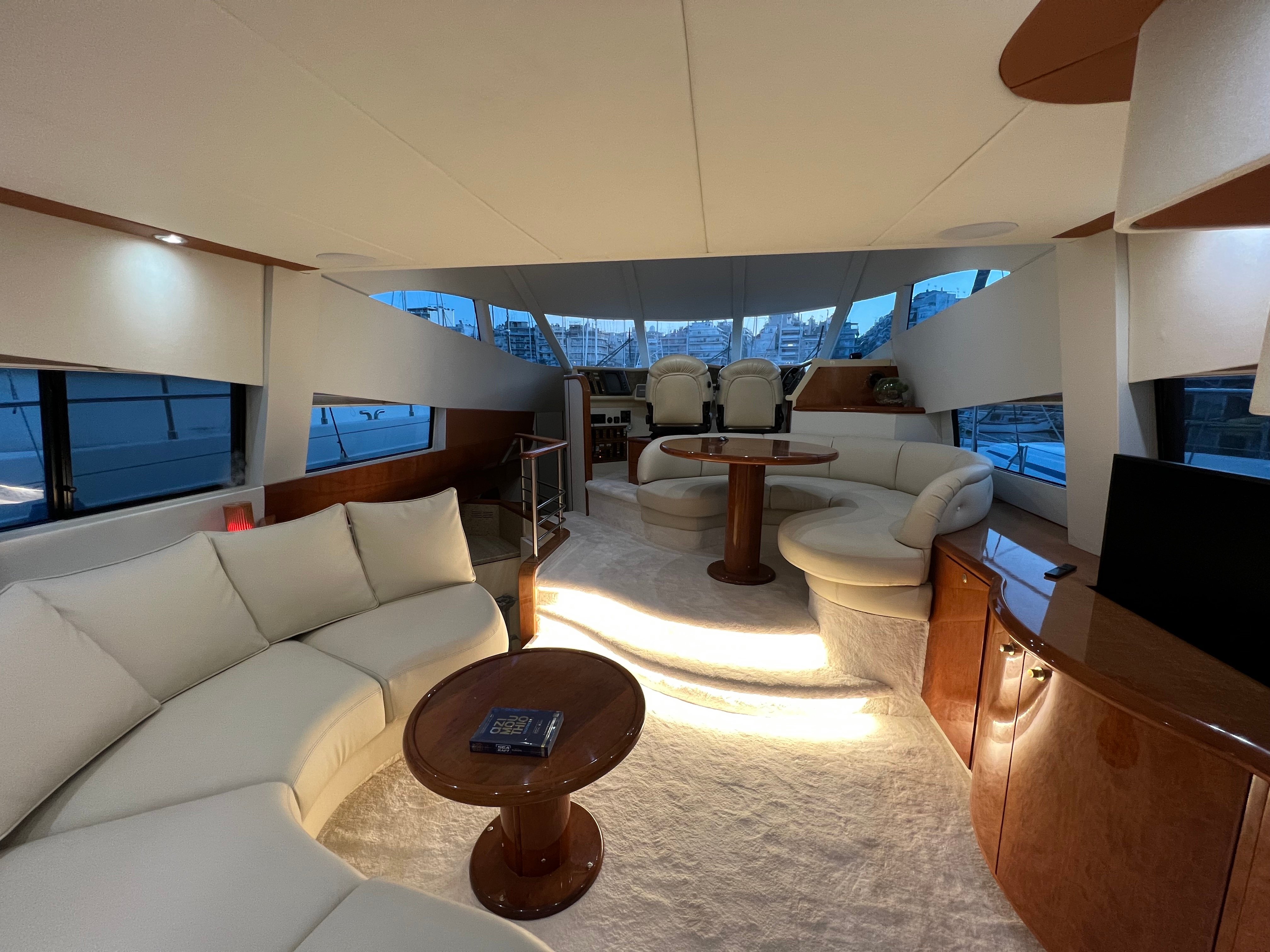 Bliss - Motor Yacht in Pireas