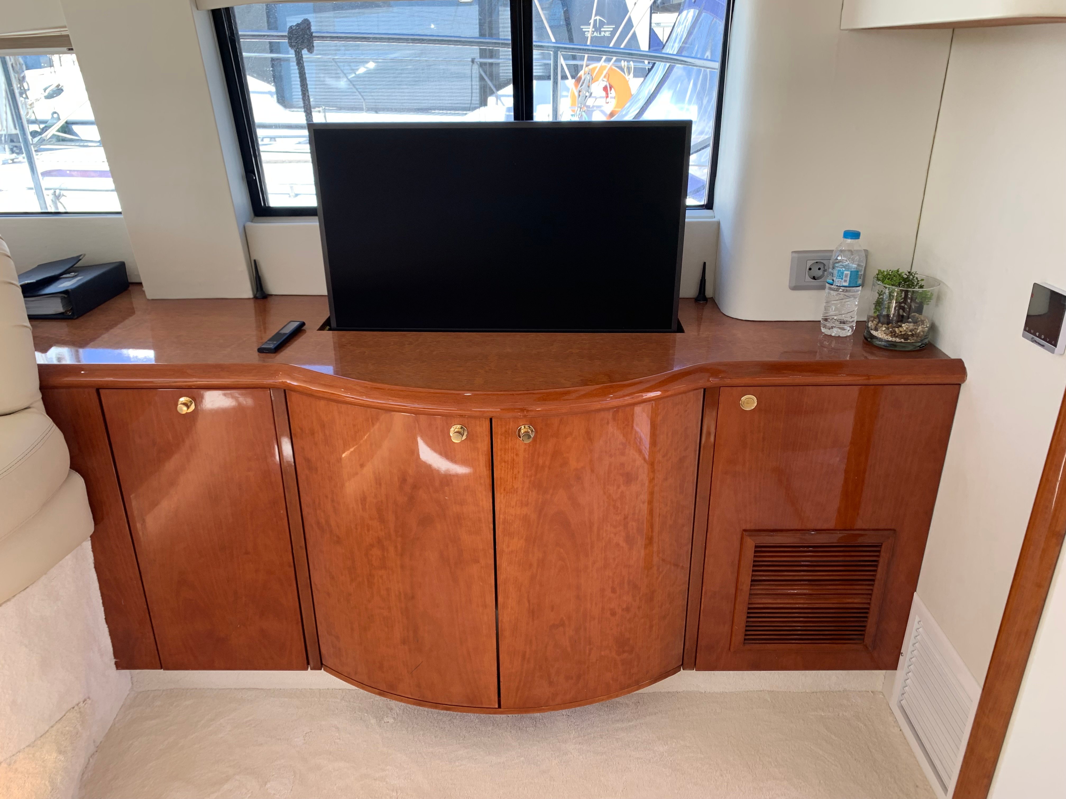 Bliss - Motor Yacht in Pireas