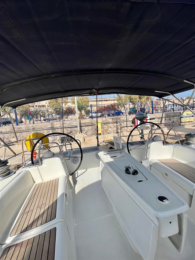 Maistra - Sailboat in Lavrio