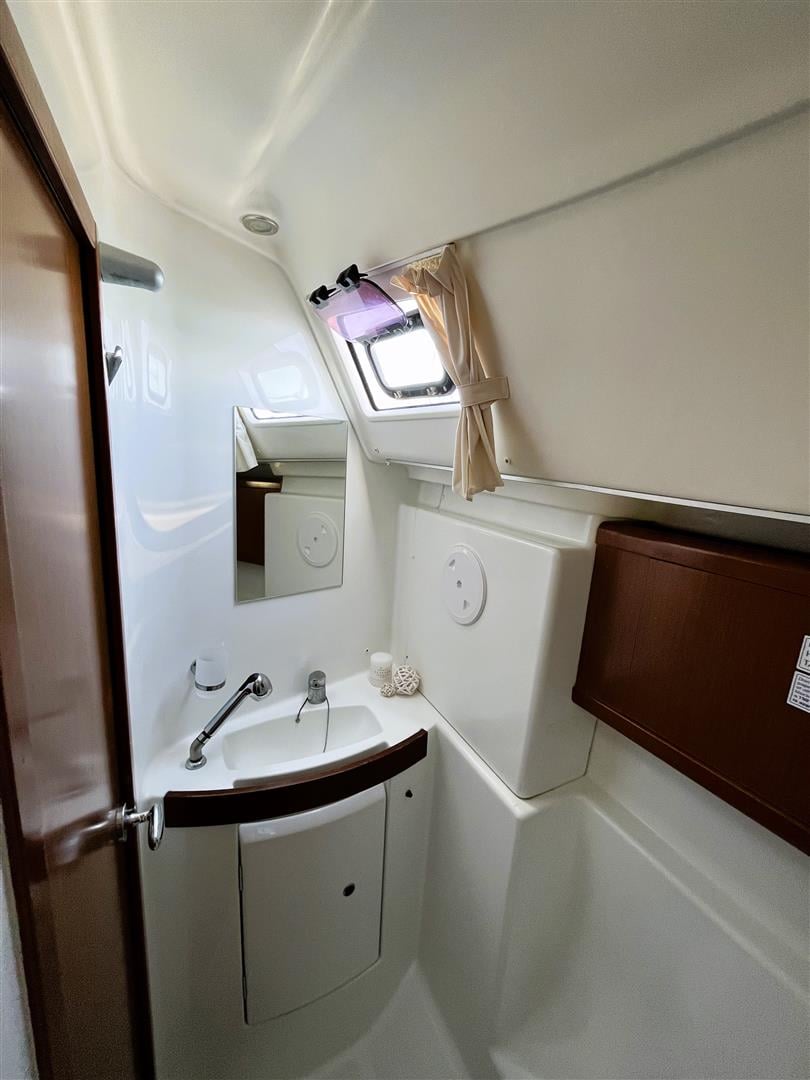 Twins - Yelkenli içinde Lavrio