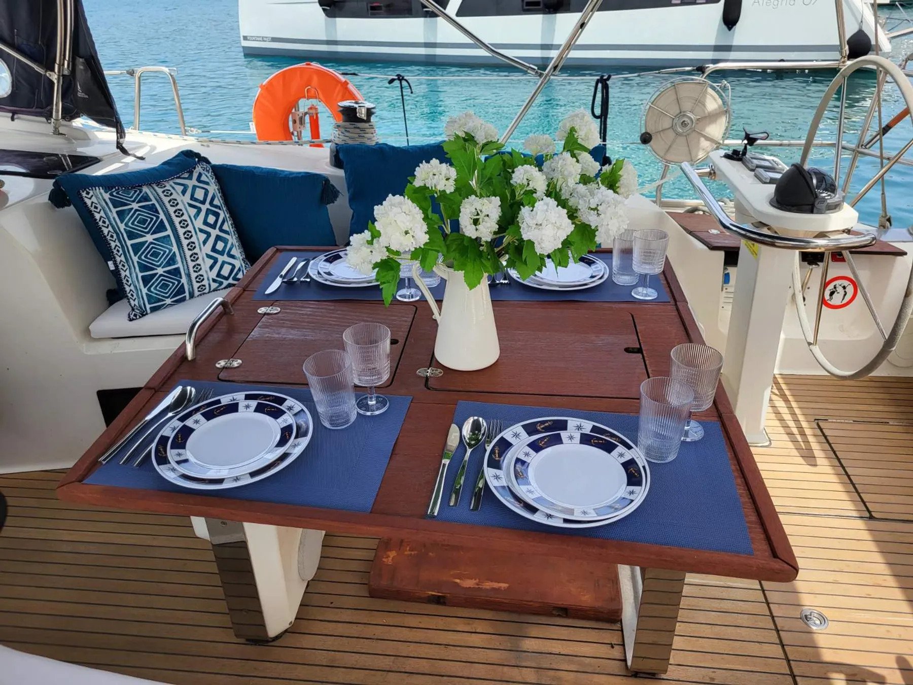 Bela Vila - Sailboat in Kallithea