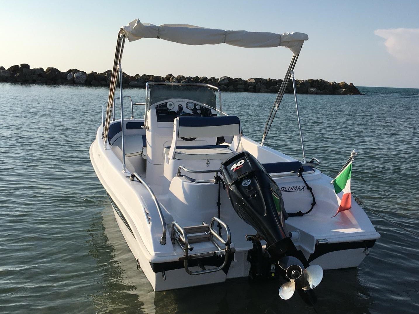 Dory - Blue - Motor Yacht in Livorno