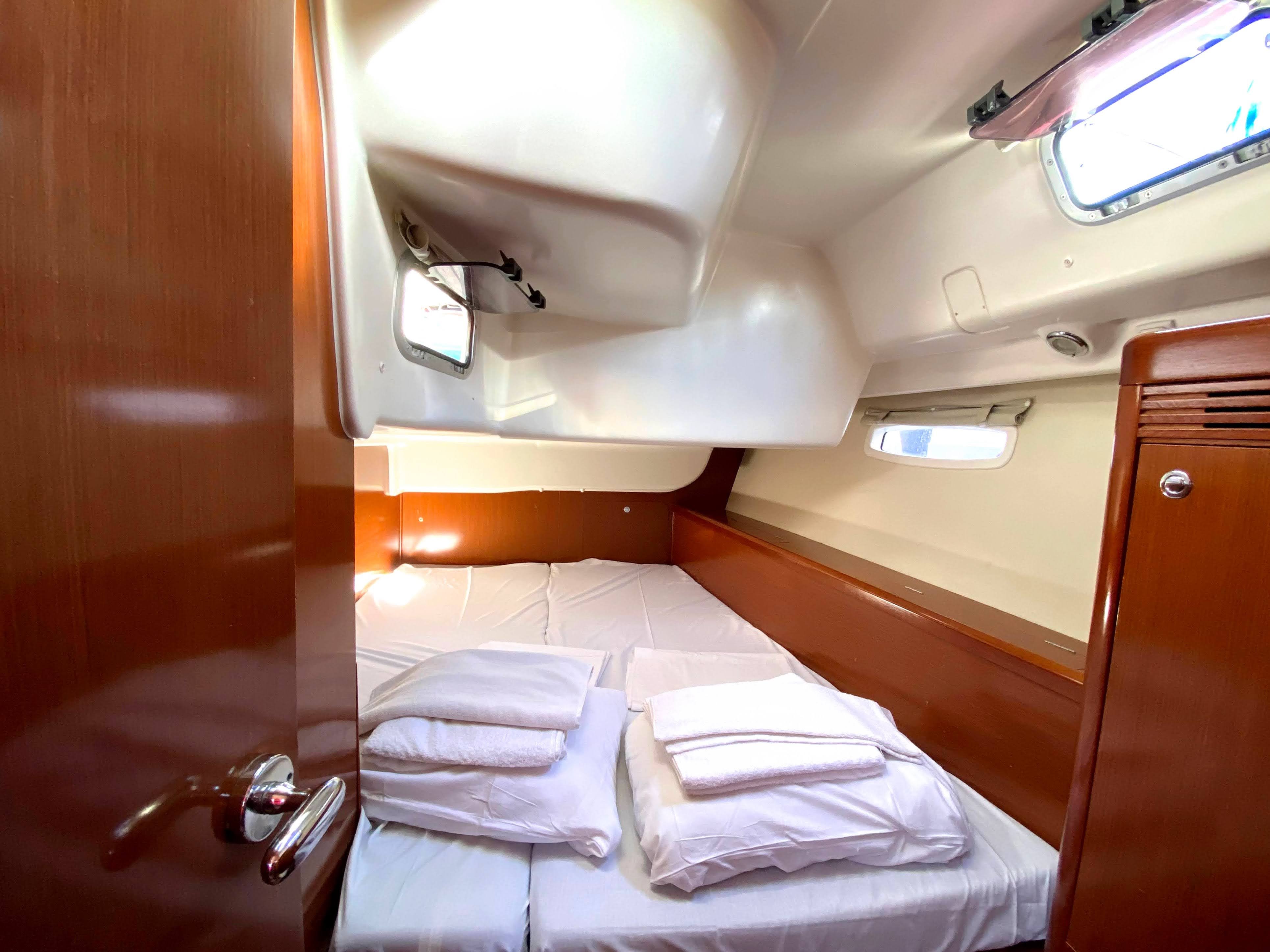 Serenity - Yelkenli içinde Alimos