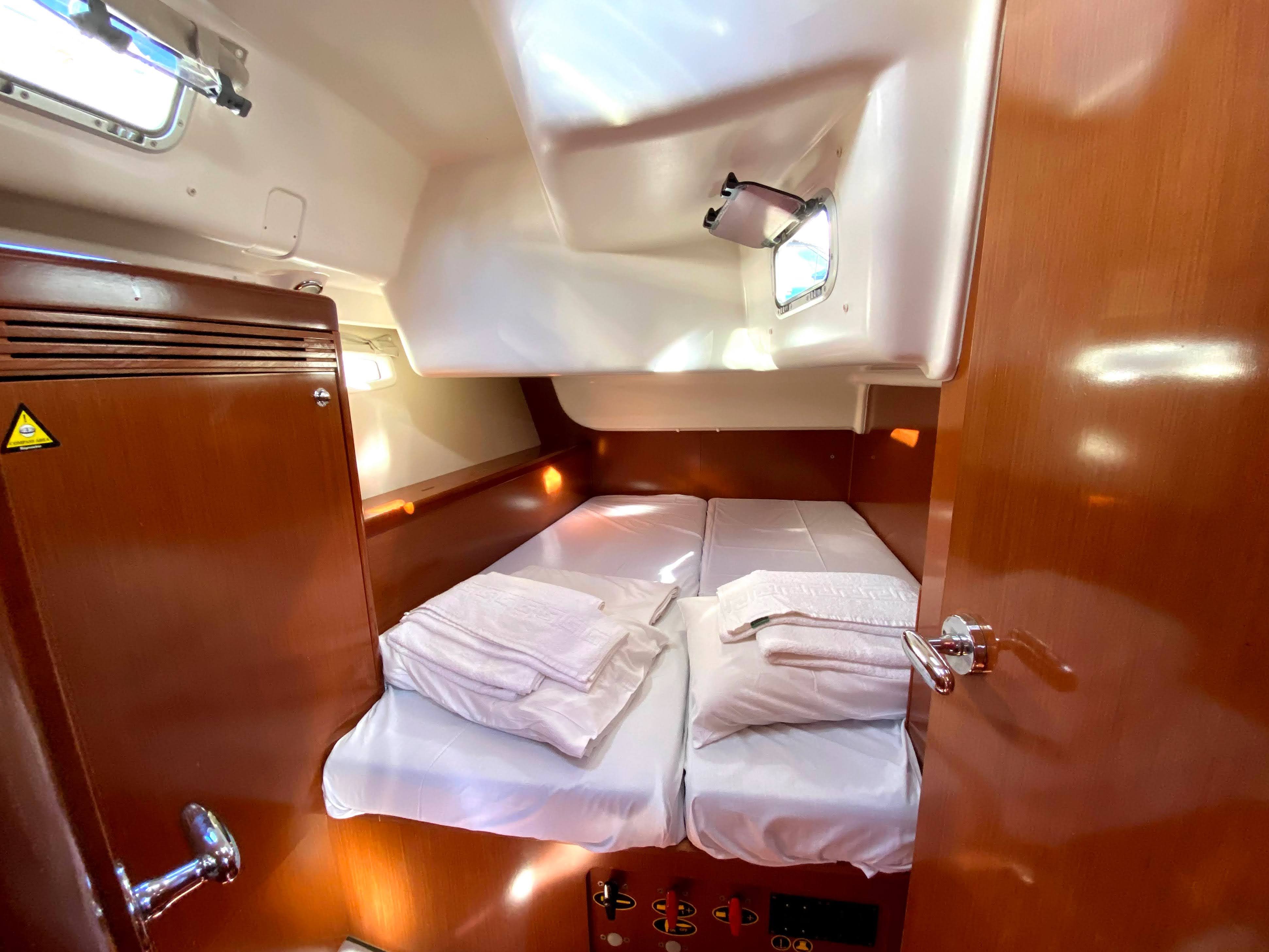 Serenity - Yelkenli içinde Alimos