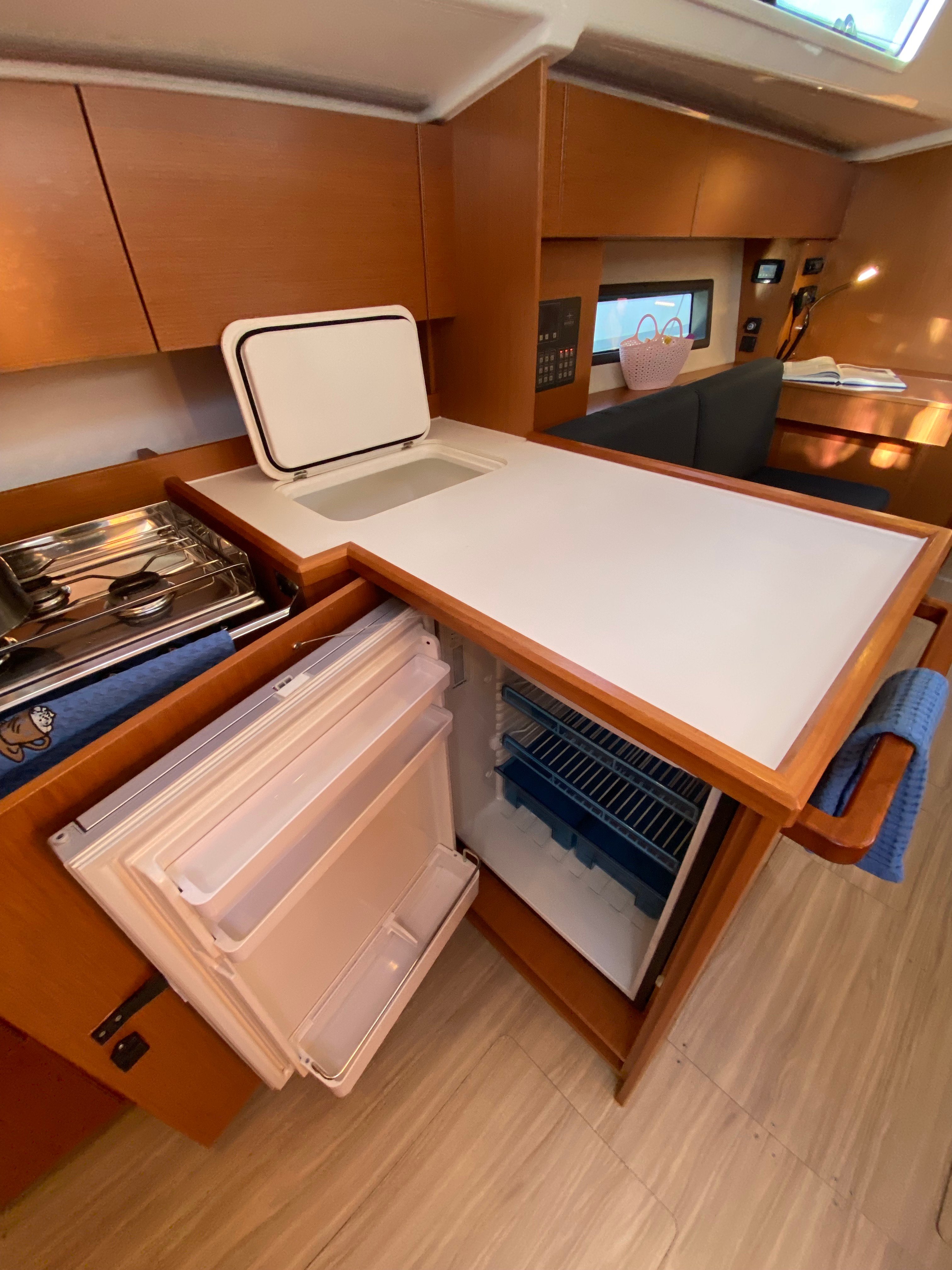 Aeolus - Sailboat in Alimos