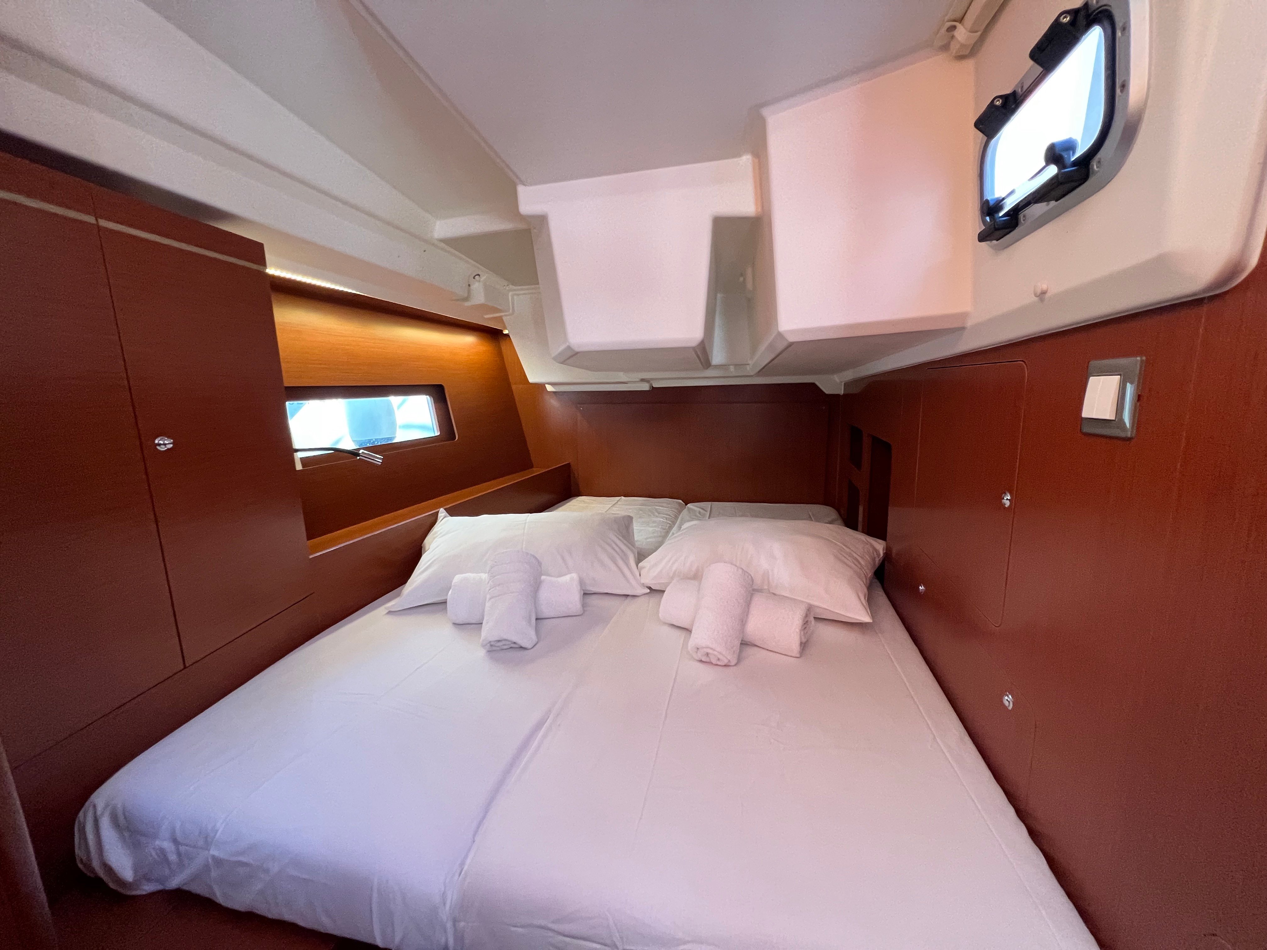 Ostria - Sailboat in Alimos