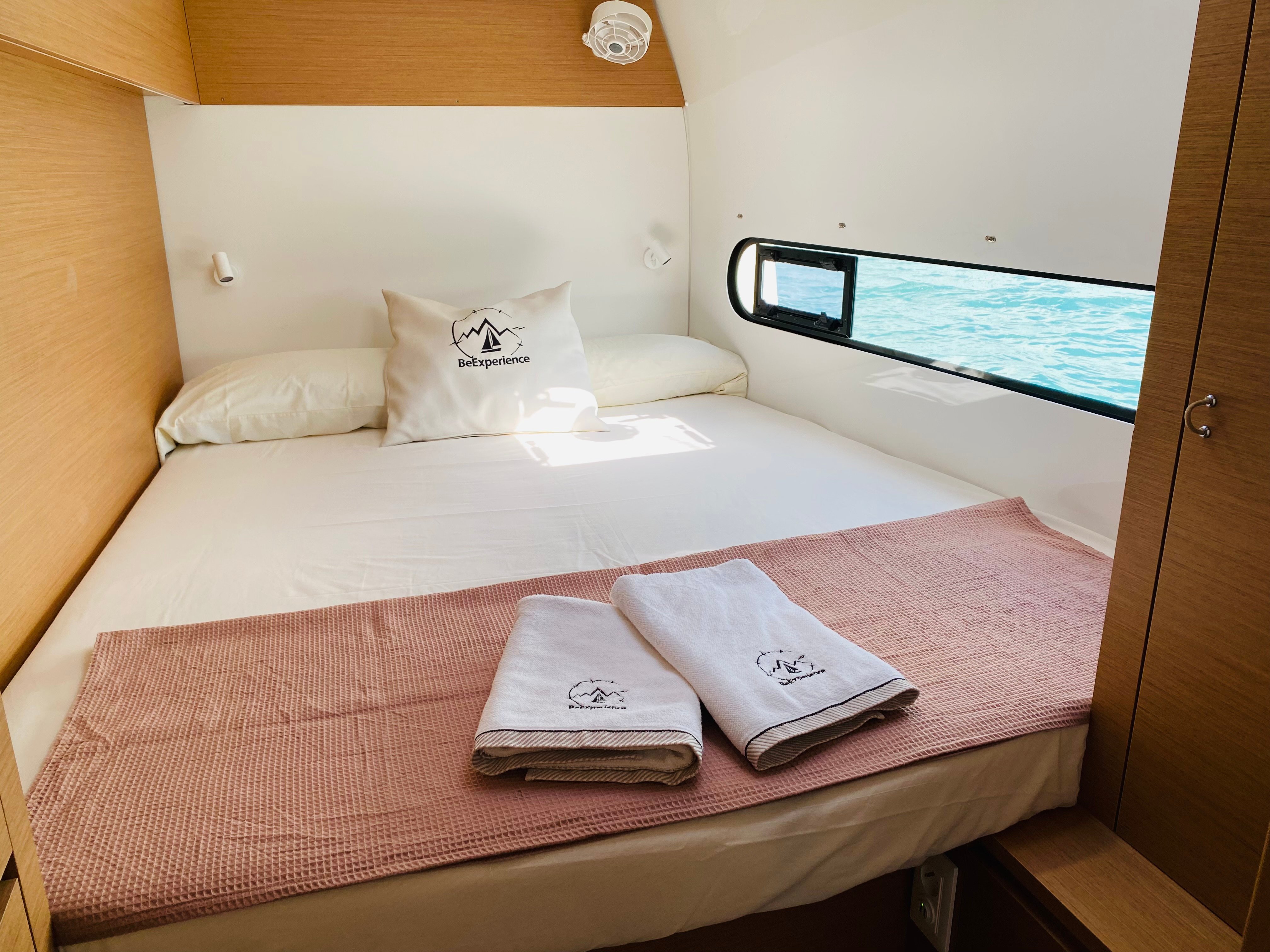 YEMAYA Mallorca CREWED - Catamaran in Port d'Andratx