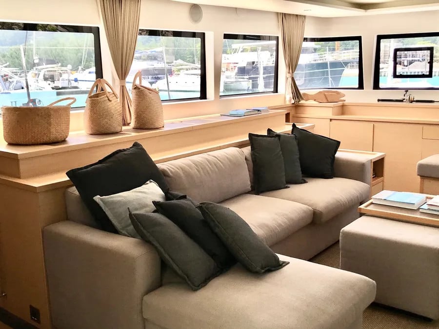 Reverie Infinie - Catamaran in Providence