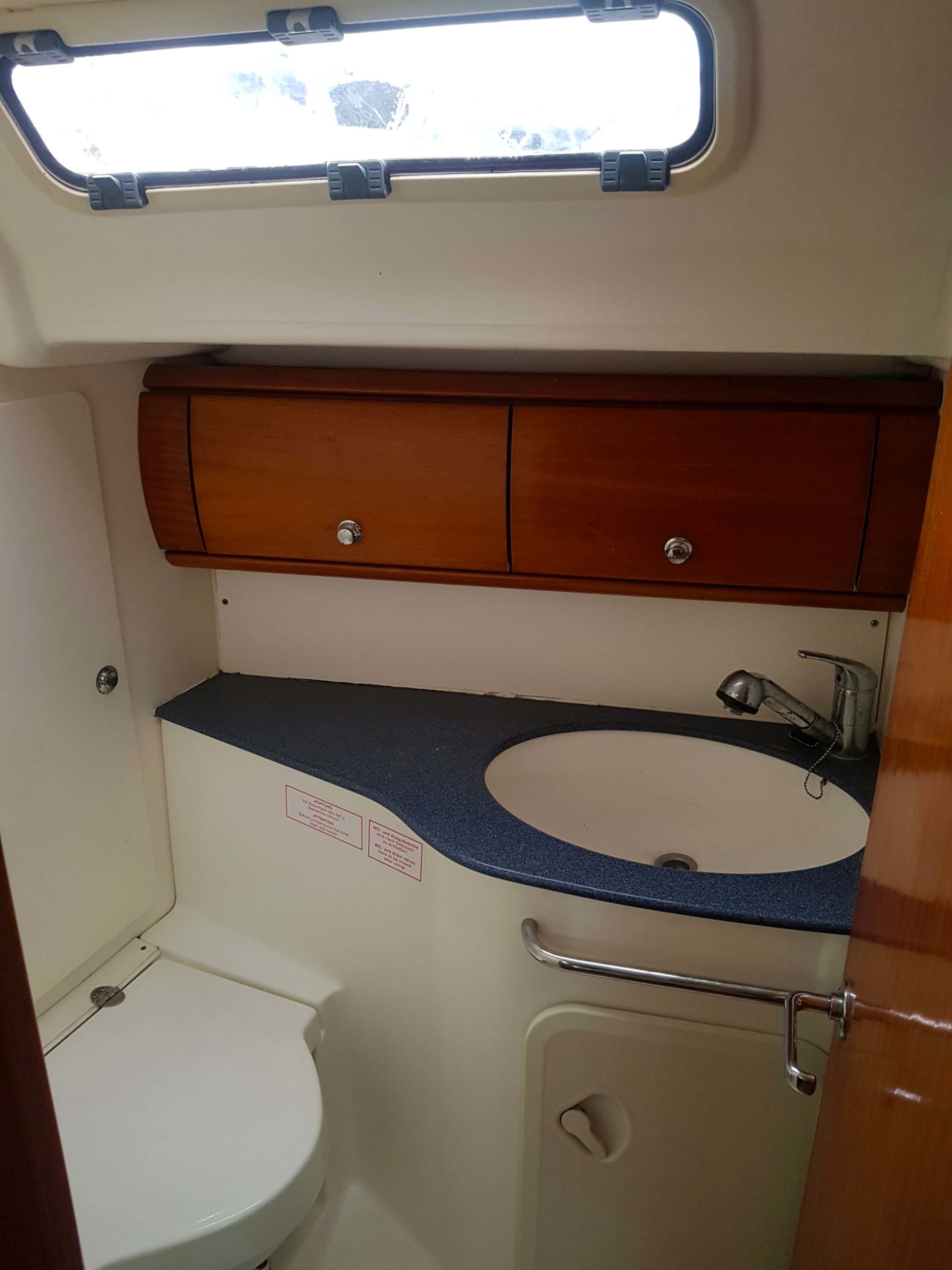 Gin - Sailboat in Punat