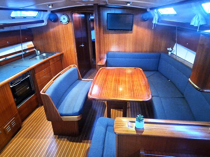 Gin - Sailboat in Punat