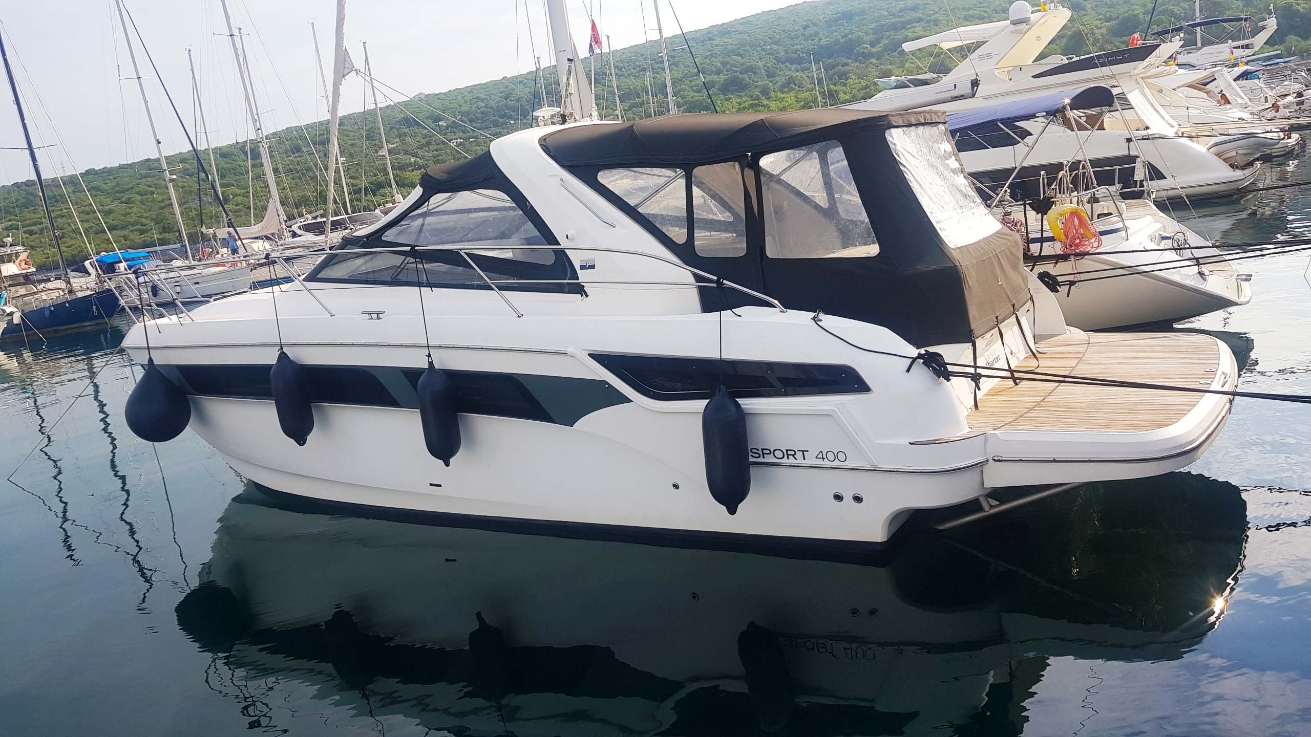 Rhea - Motor Yacht in Punat