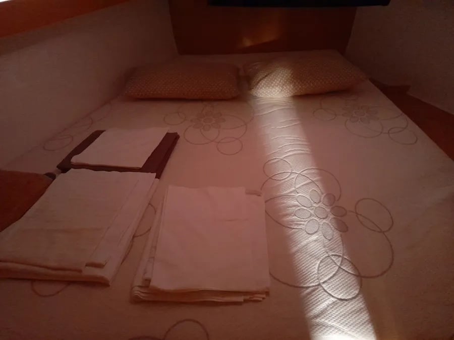 Elena - Sailboat in Alimos