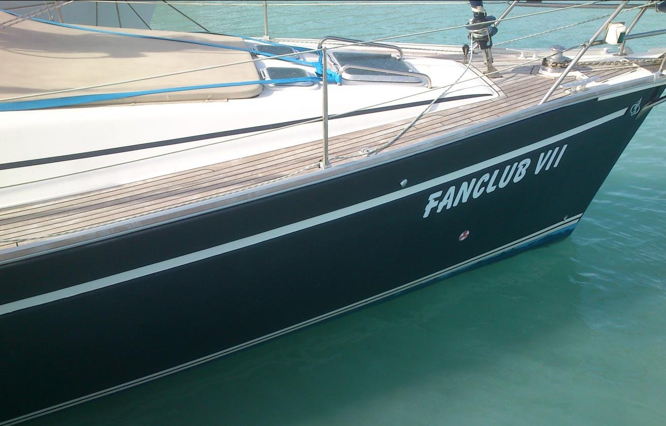 FanClub VII - Sailboat in Alimos