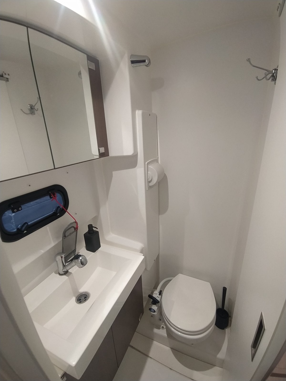 Iroula - Catamaran in Alimos