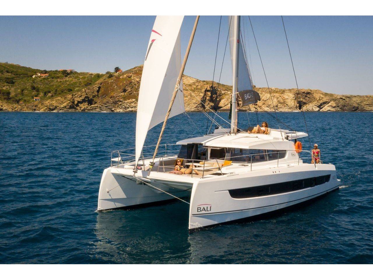 Riviera - Catamaran in Alimos