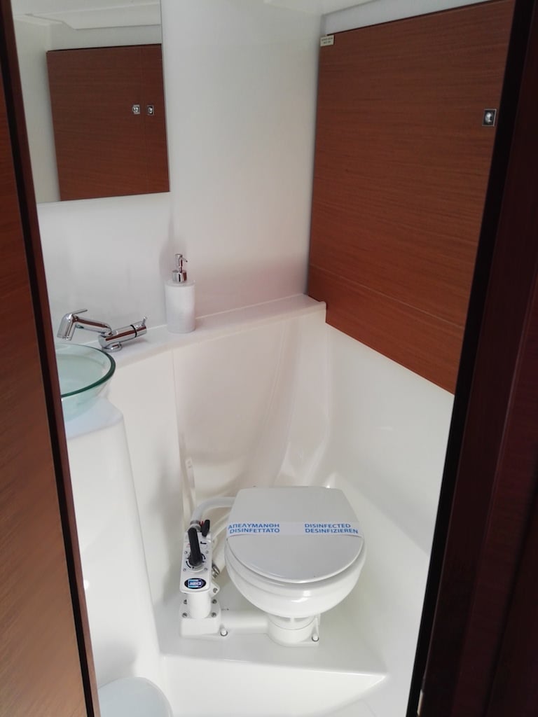 Familia - Sailboat in Alimos