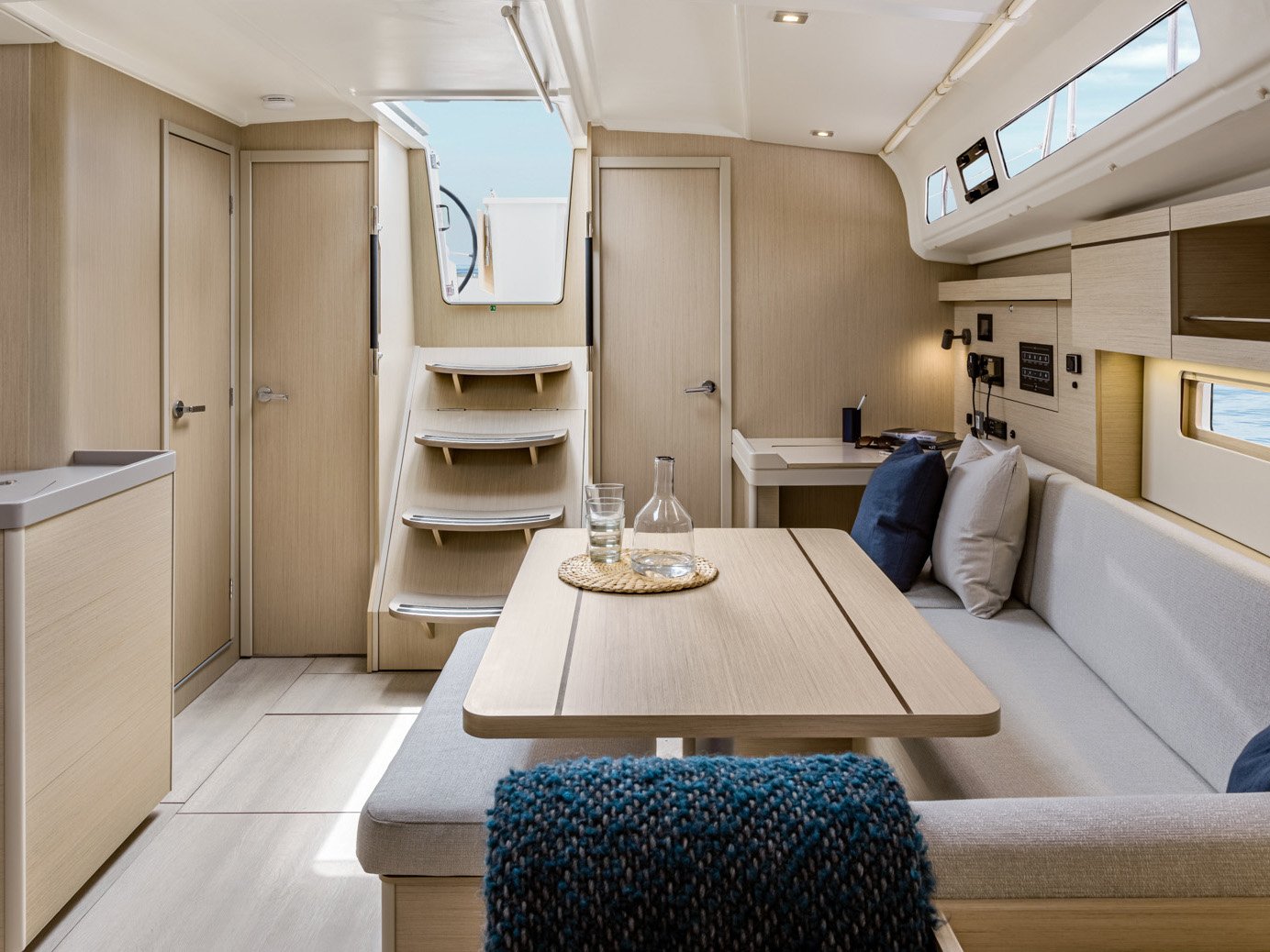 Ithaca - Yelkenli içinde Alimos