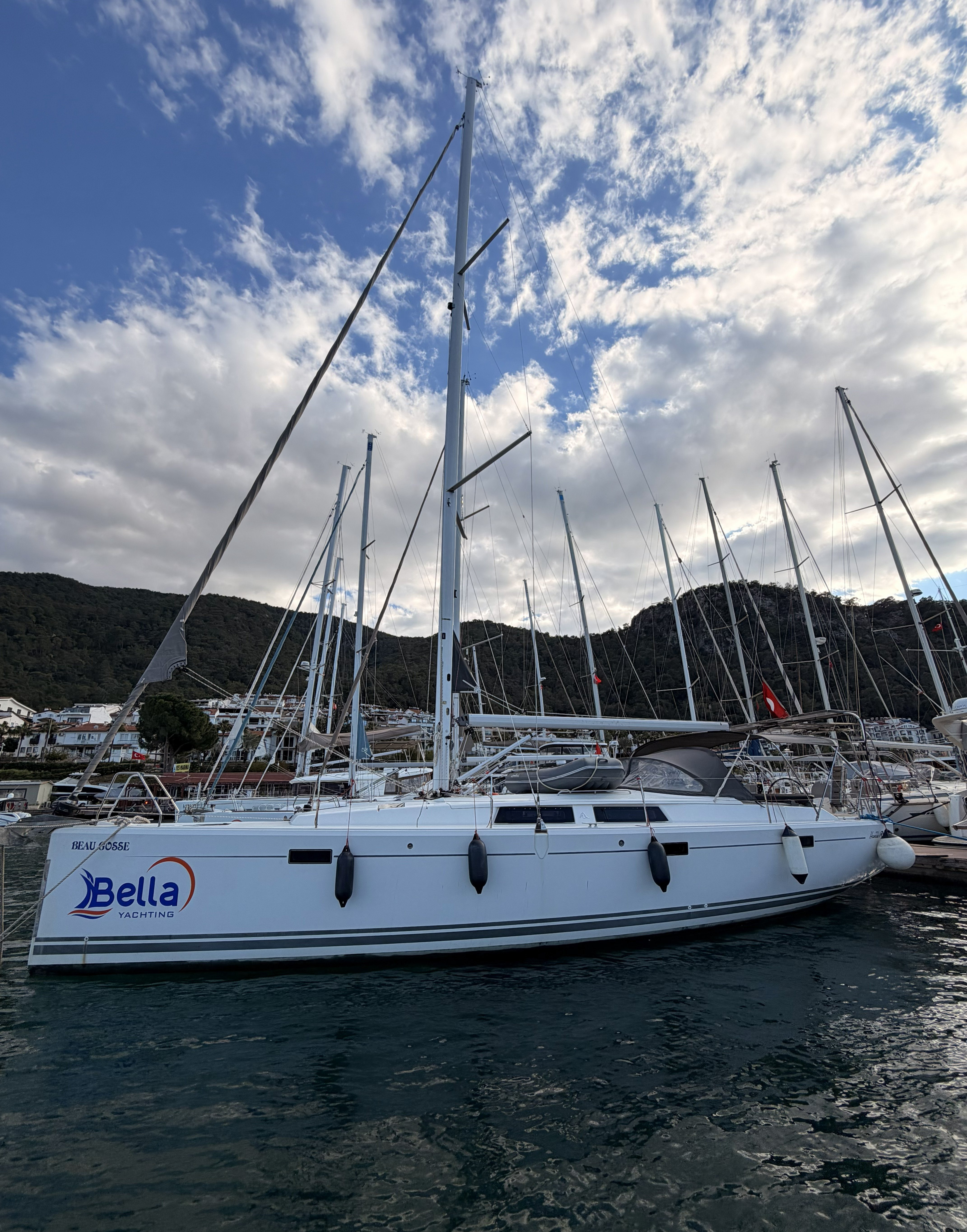 Premium - Sailboat in Karagözler