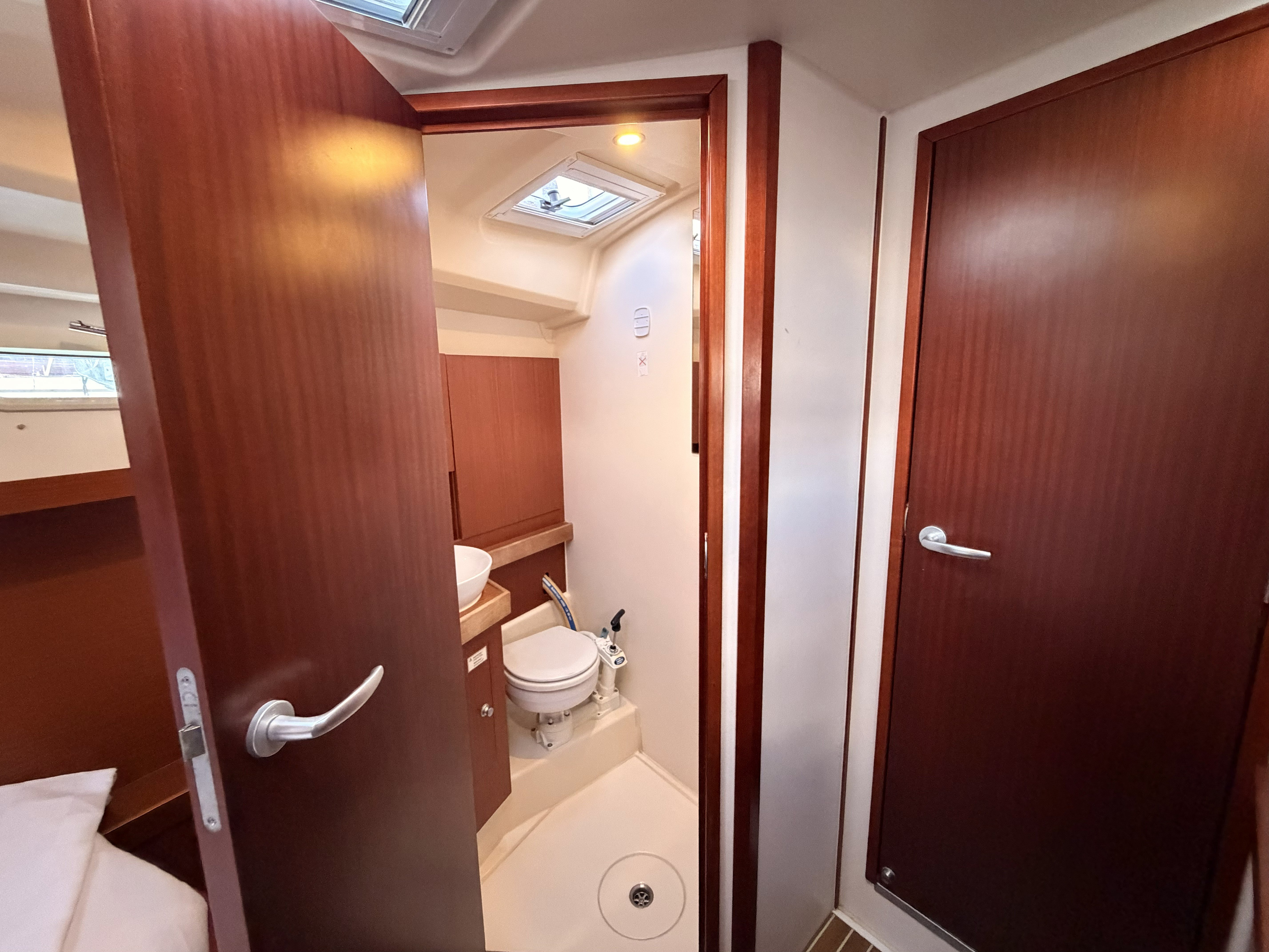 Premium - Sailboat in Karagözler