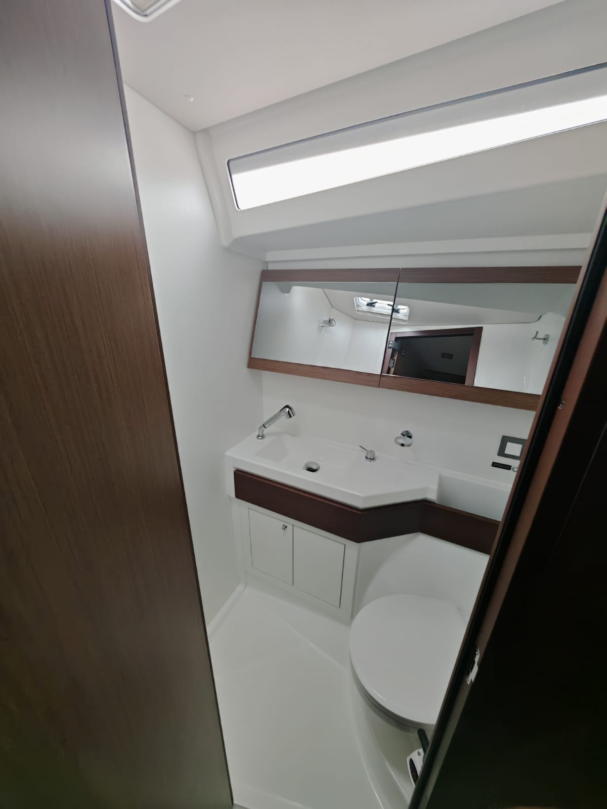 Aurora - Sailboat in Vibo Marina