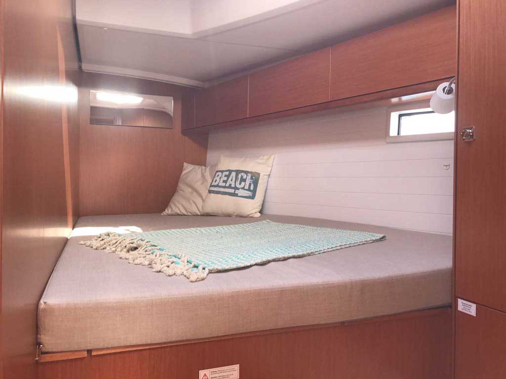 Monsieur - Sailboat in Vibo Marina