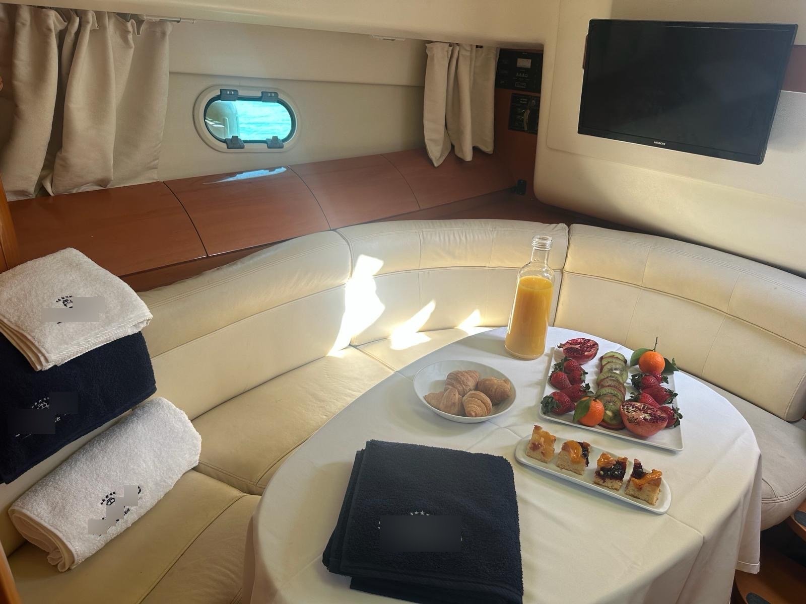 Lodka 2 - Motor Yacht in Nikiana