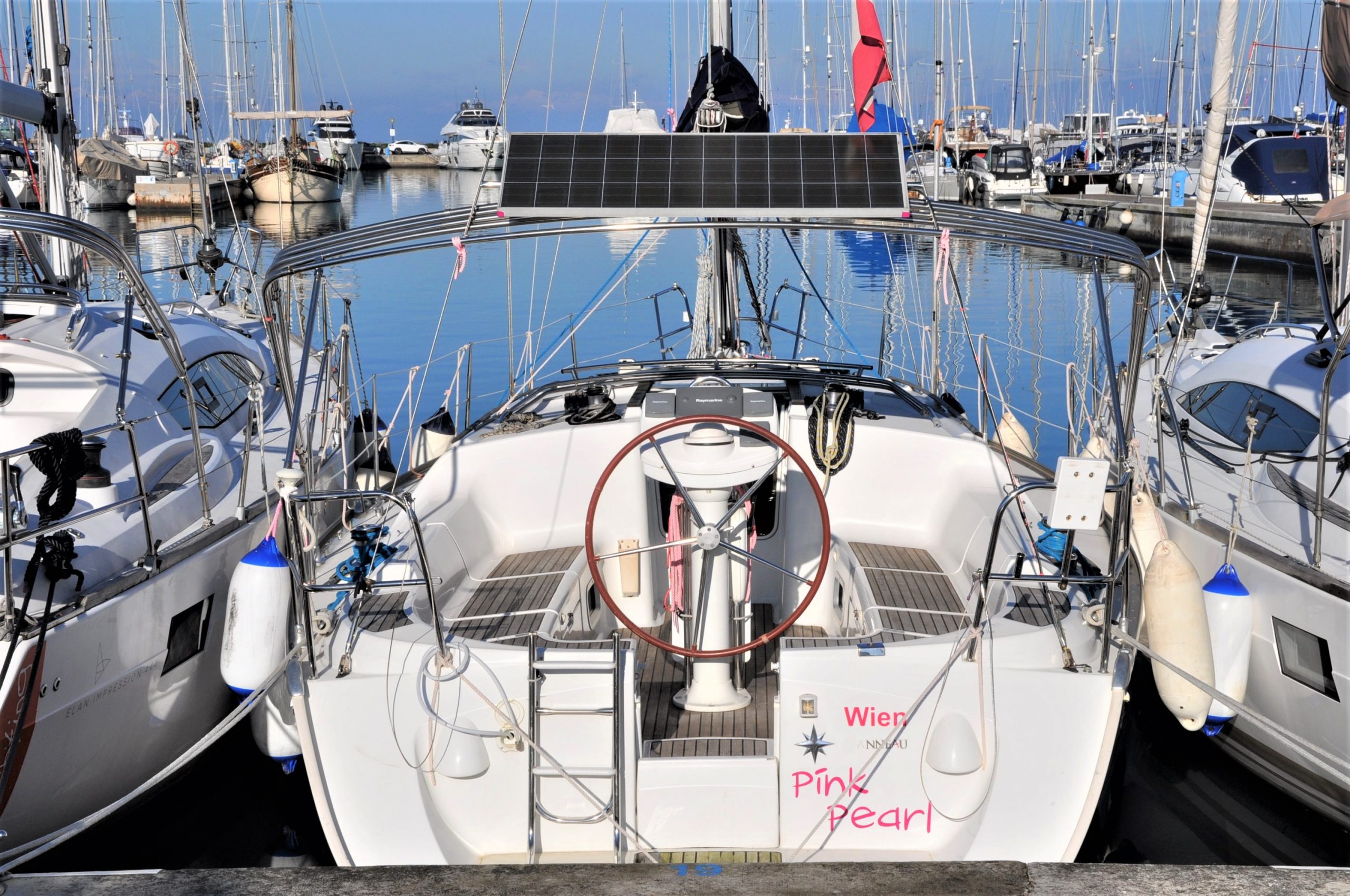 Pink Pearl - Sailboat in Izola
