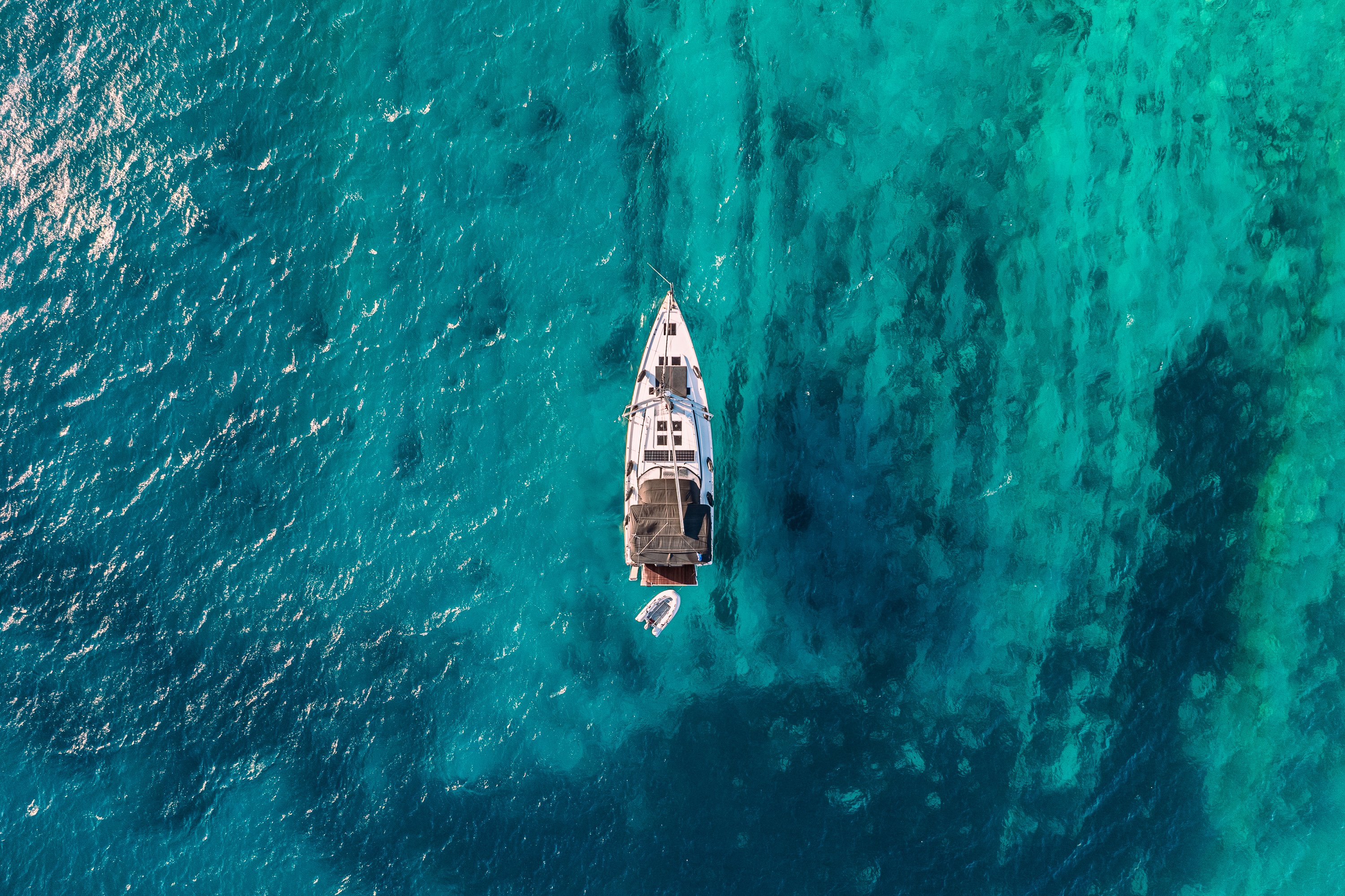 Ghost - Yelkenli içinde Anatoliki Attiki