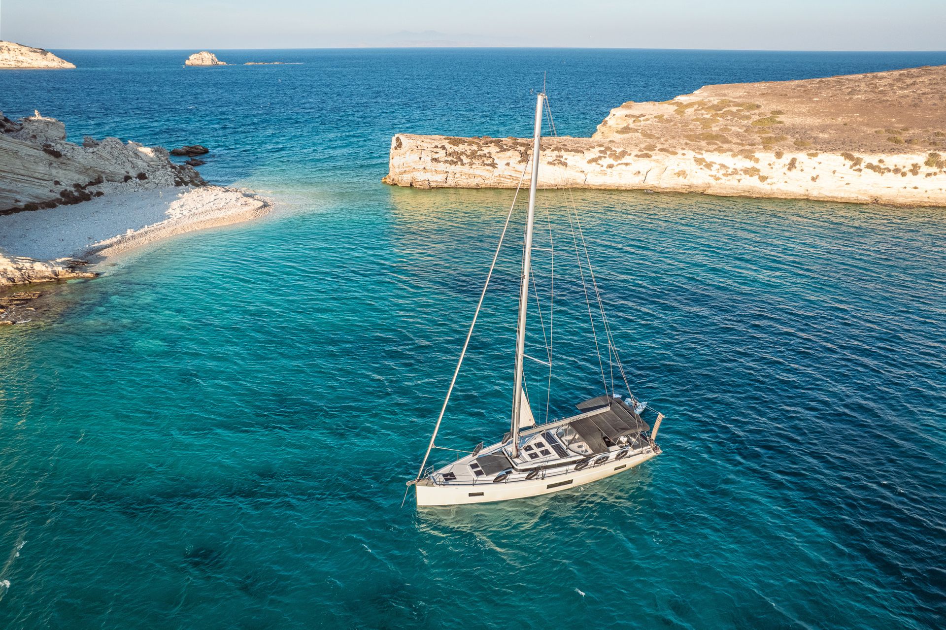 Ghost - Yelkenli içinde Anatoliki Attiki