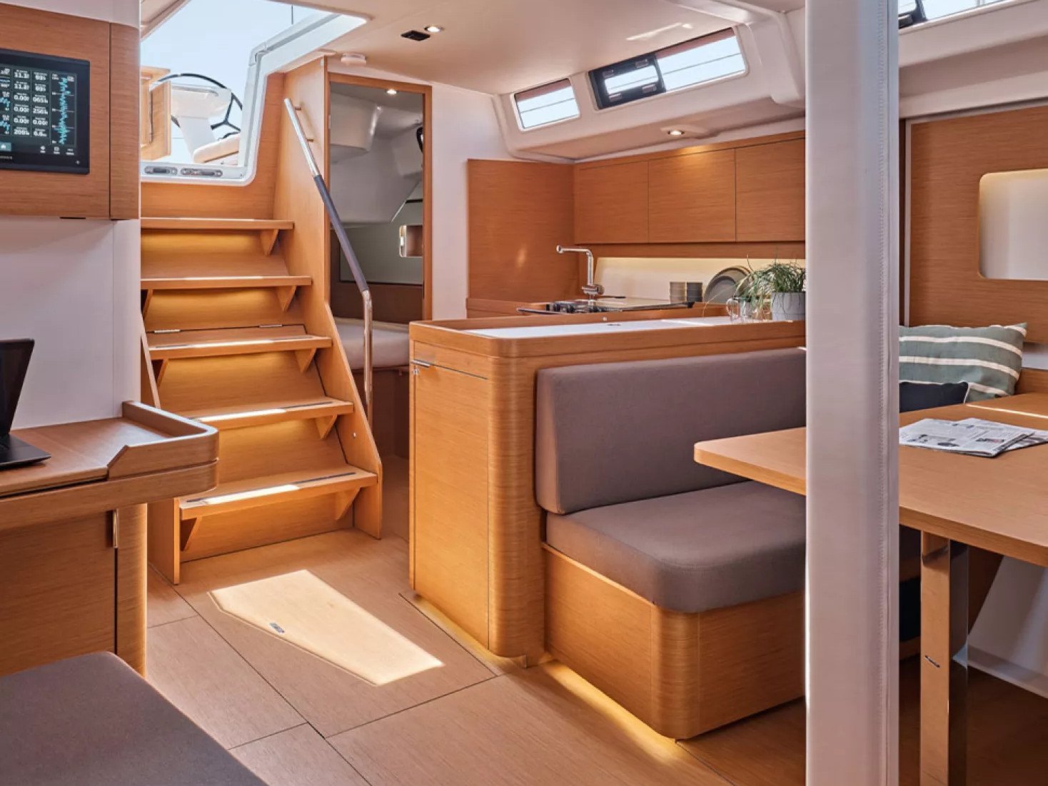 Kuroneko - Sailboat in Anatoliki Attiki