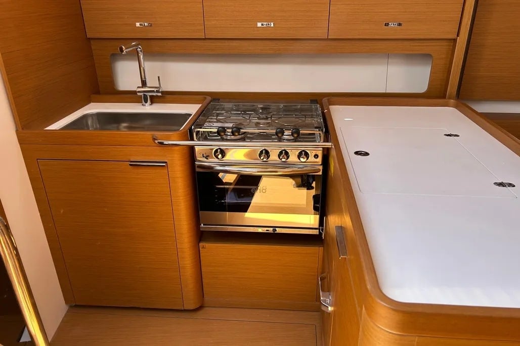 TITI - Sailboat in Anatoliki Attiki