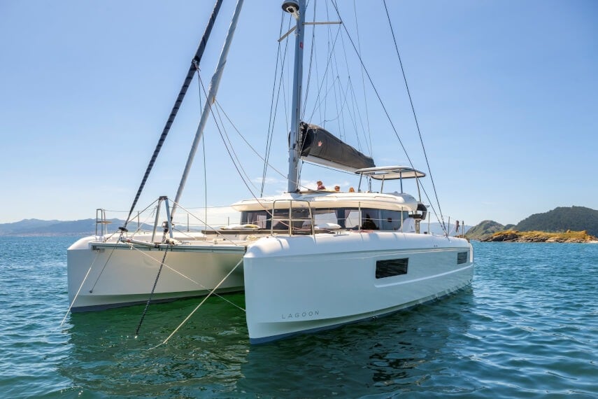 White Pearl - Catamaran in Road Town