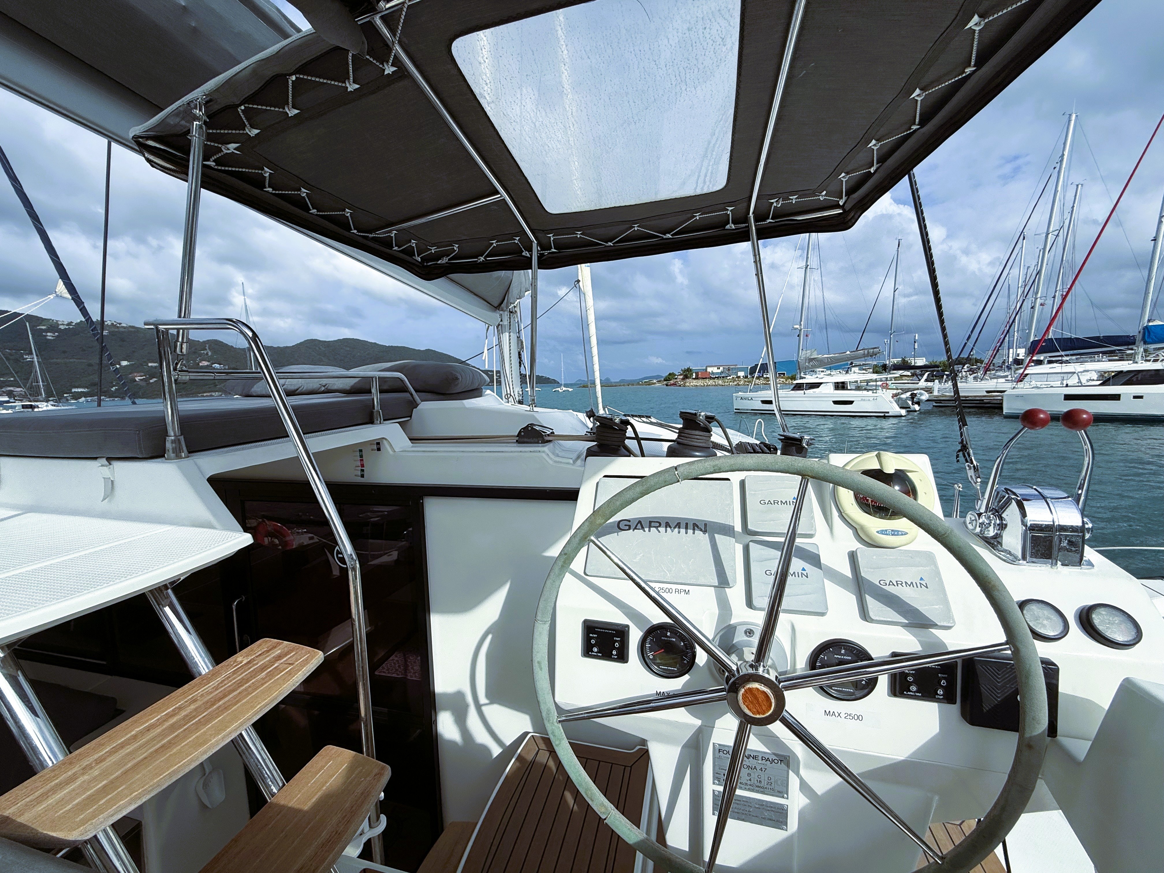 Parrot Ice - Catamaran in Road Town