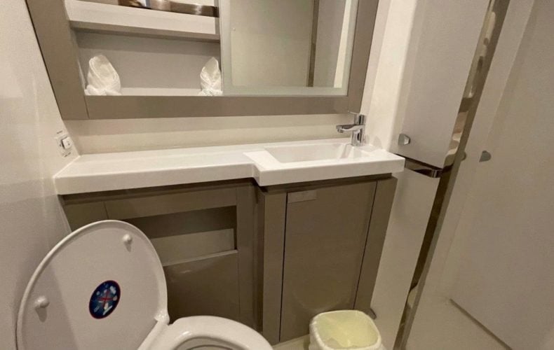 Ogibni - Catamaran in Road Town