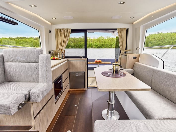 Min Maity - Motor Yacht in Pula