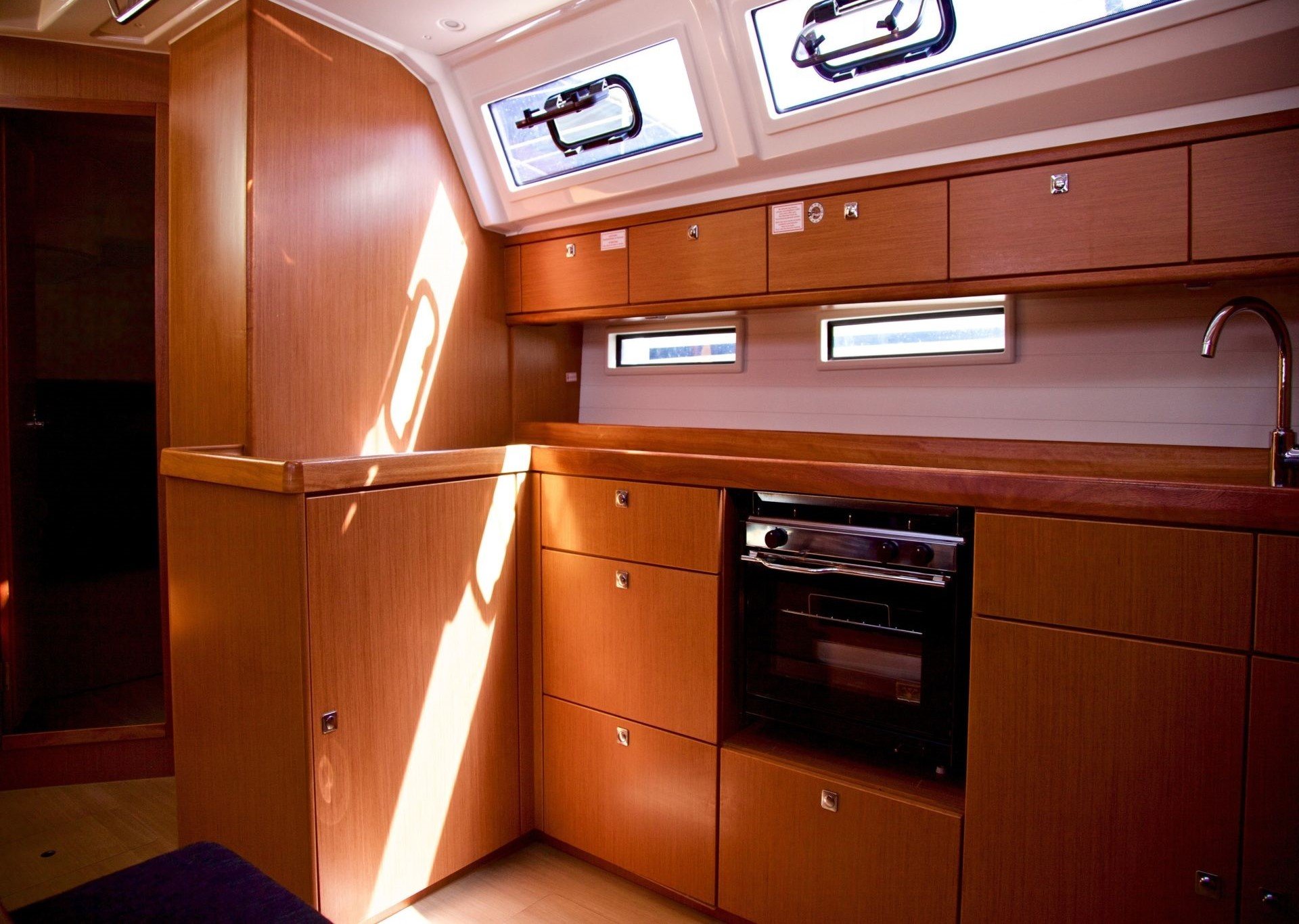 Existes - Sailboat in Barcelona