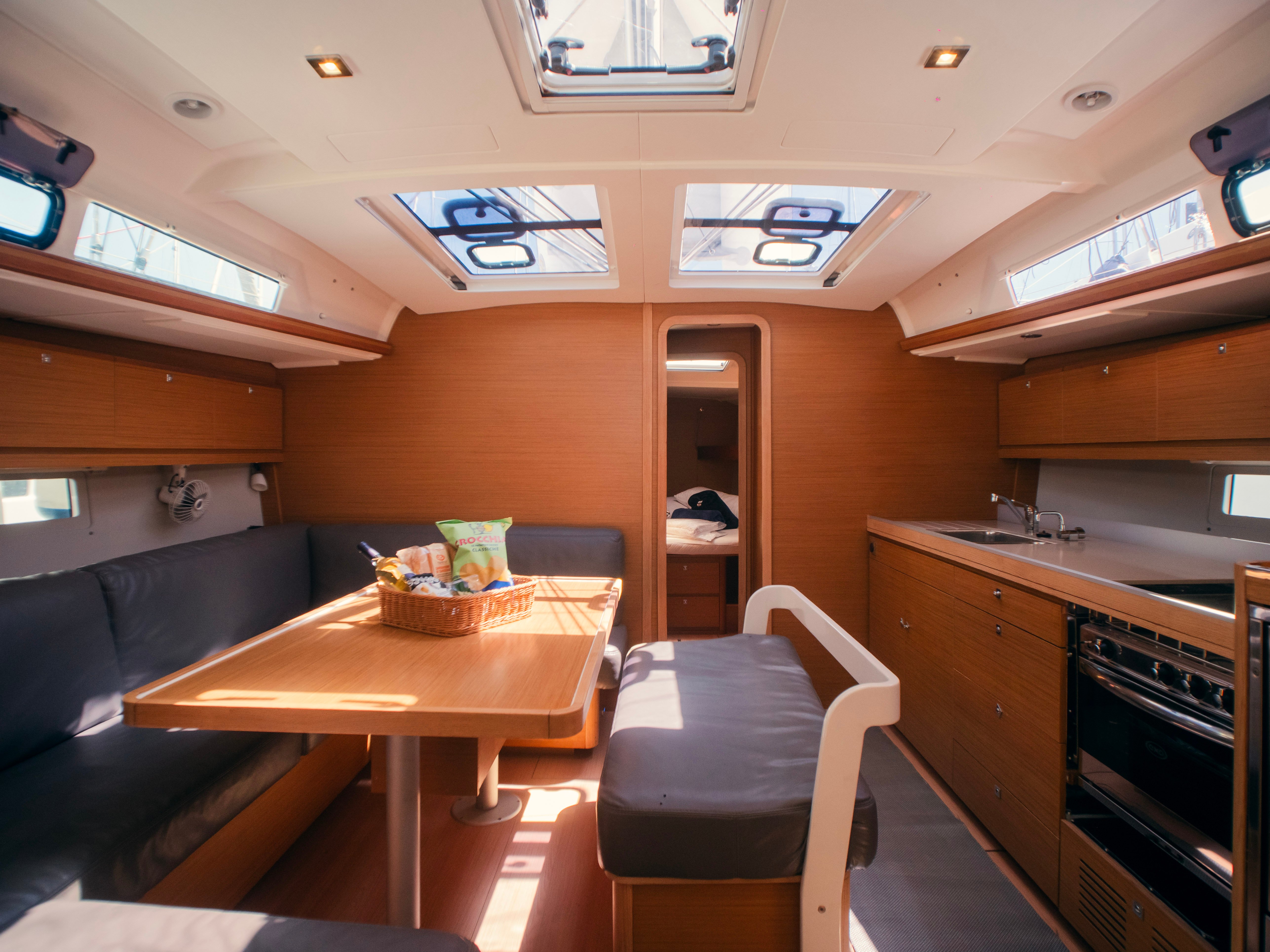 Nora - Sailboat in Portisco