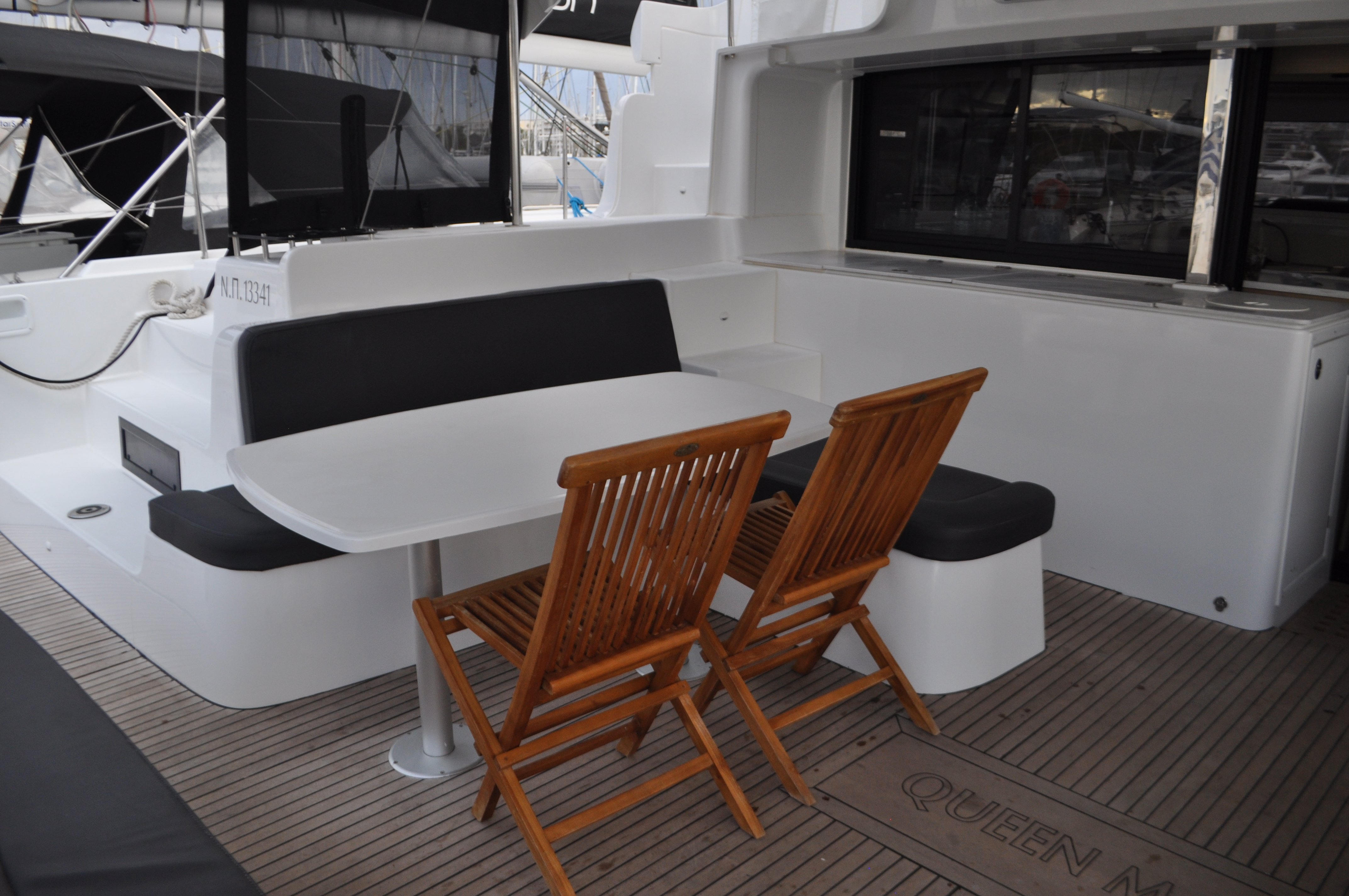 Queen Maro - Catamaran in Alimos