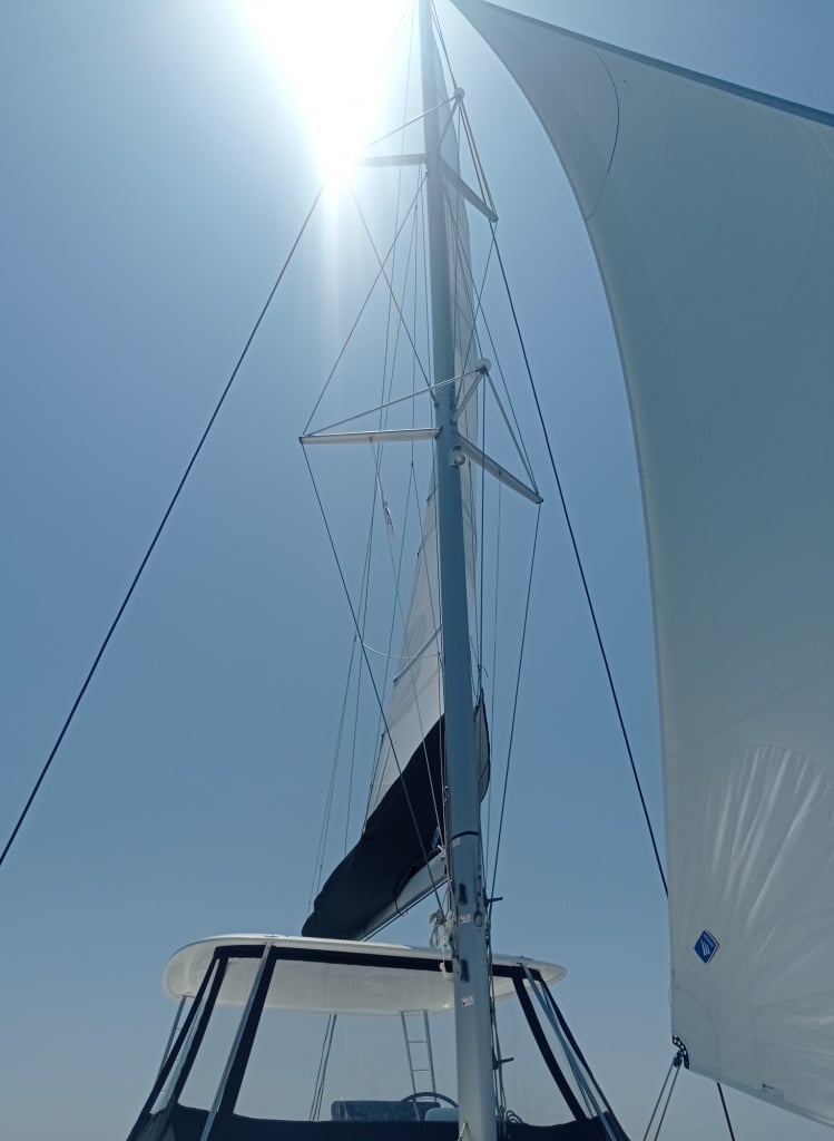 Queen Maro - Catamaran in Alimos