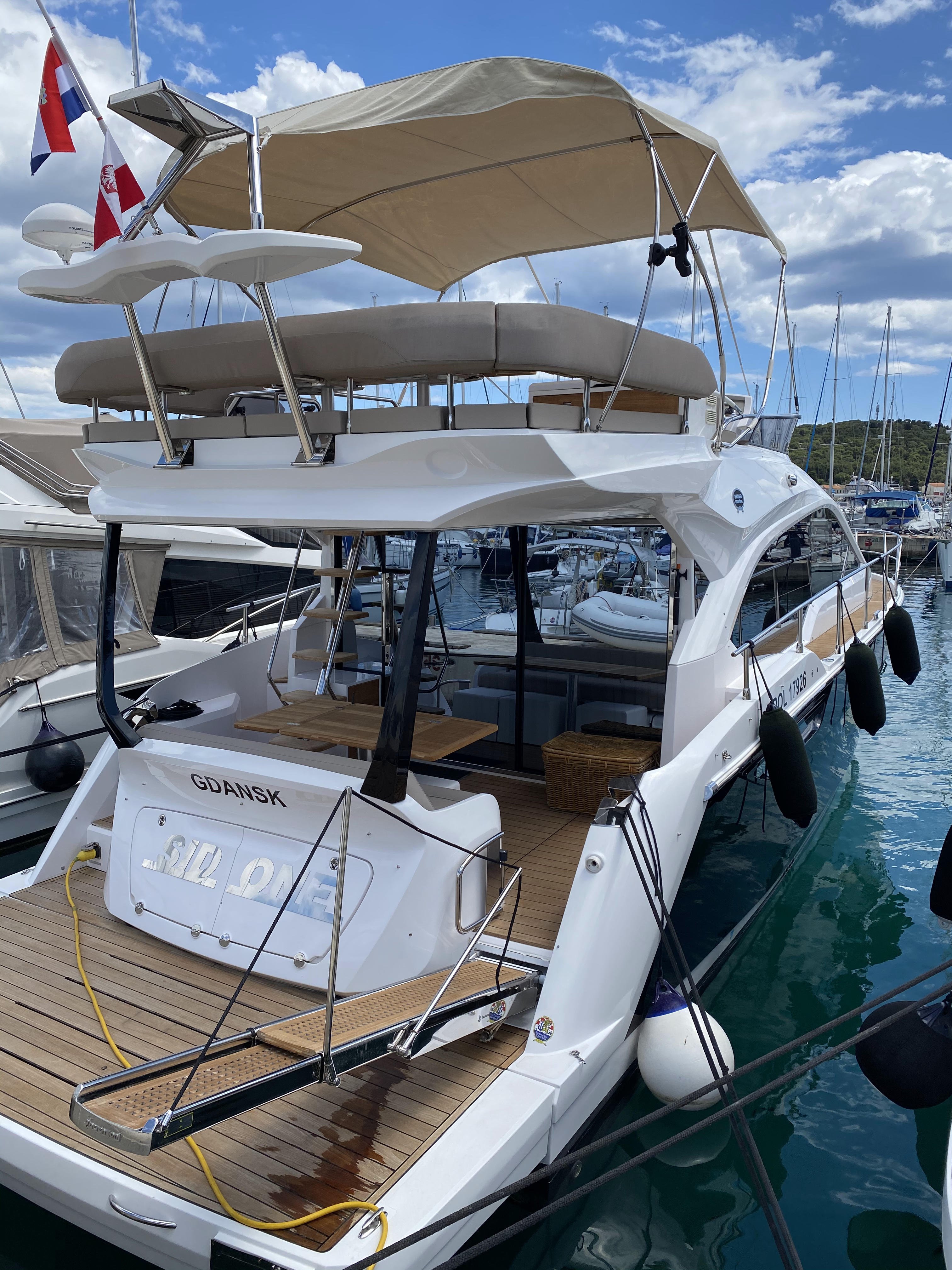 SID ONE - Motor Yacht in Šibenik