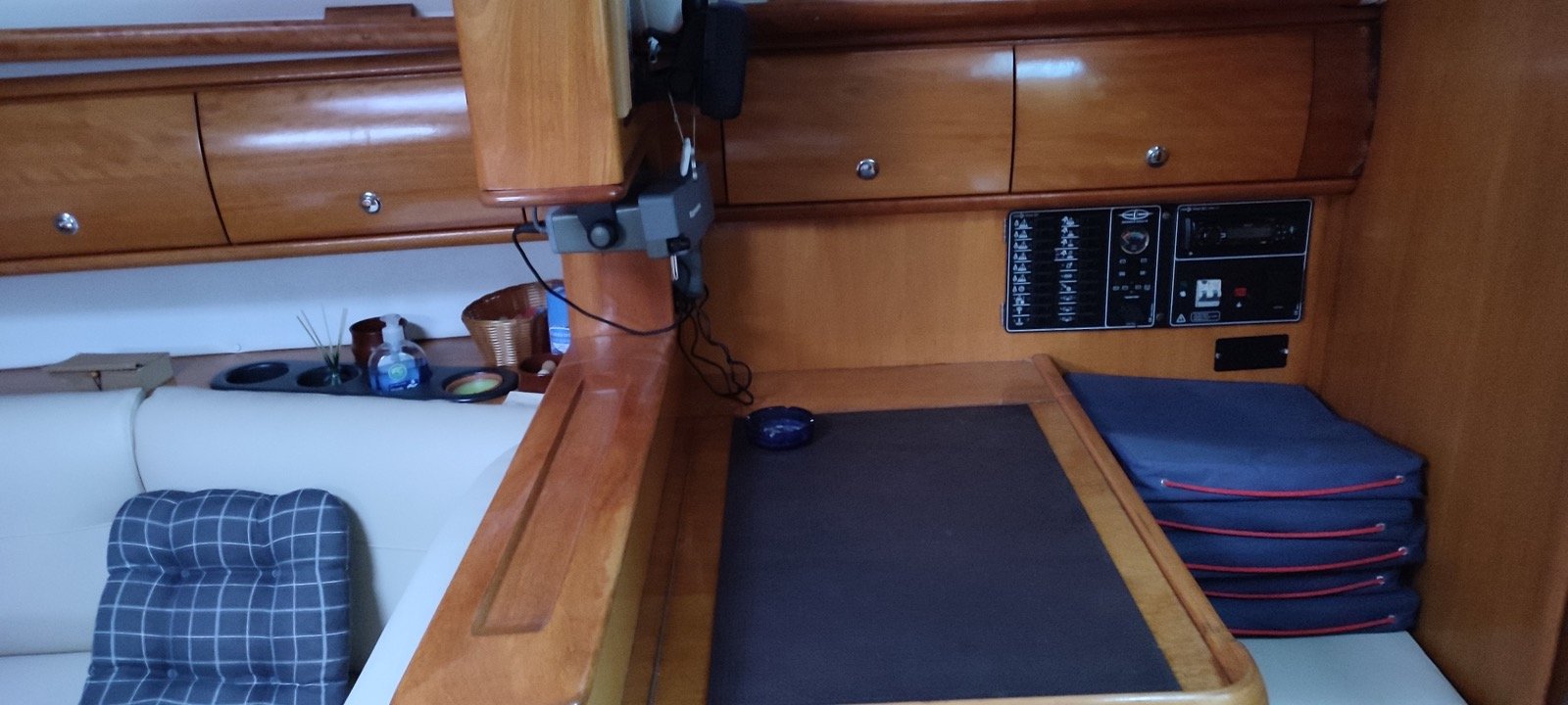 Tritonas - Sailboat in Nidri