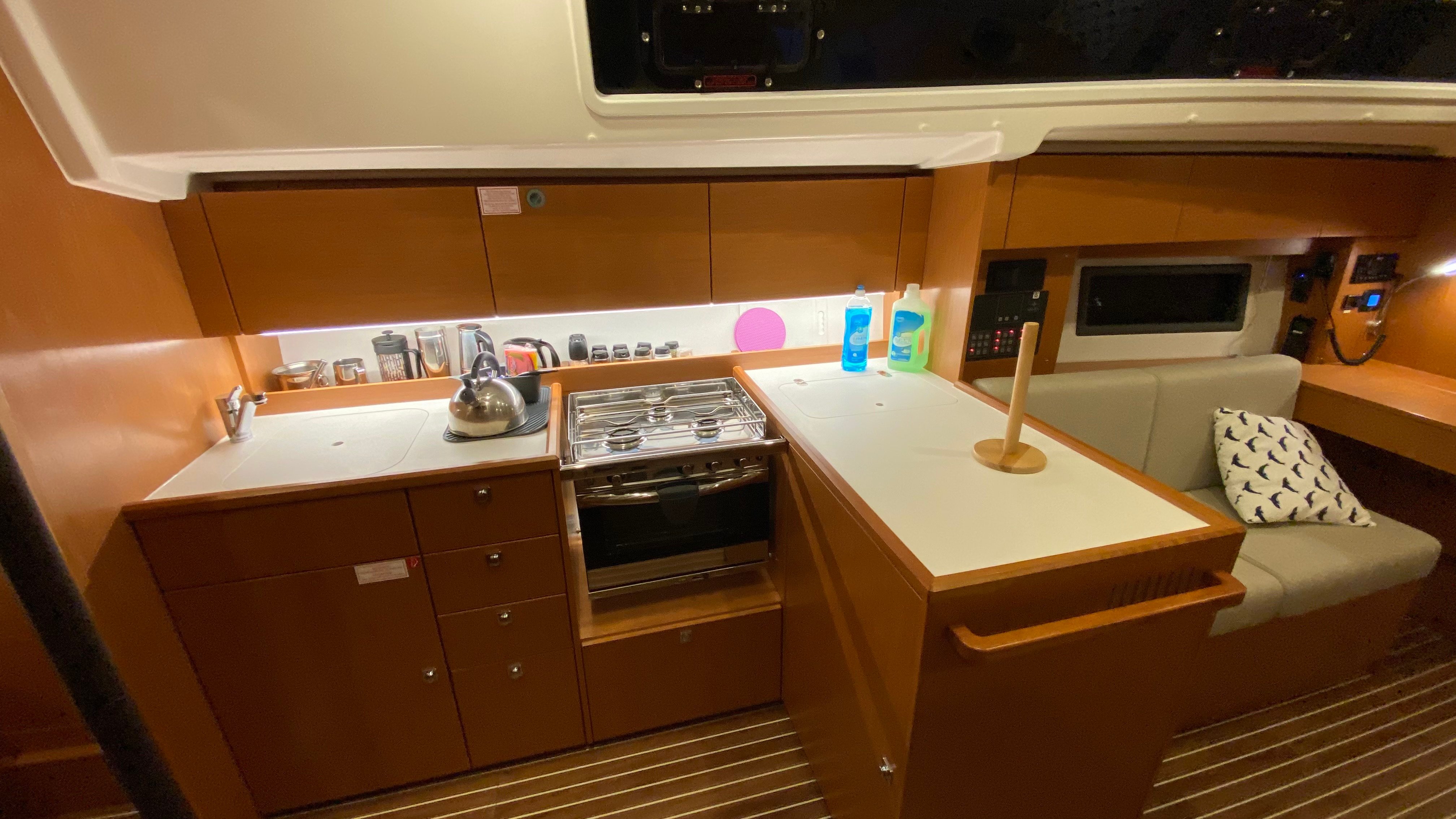 Luna 3 - Sailboat in Karagözler