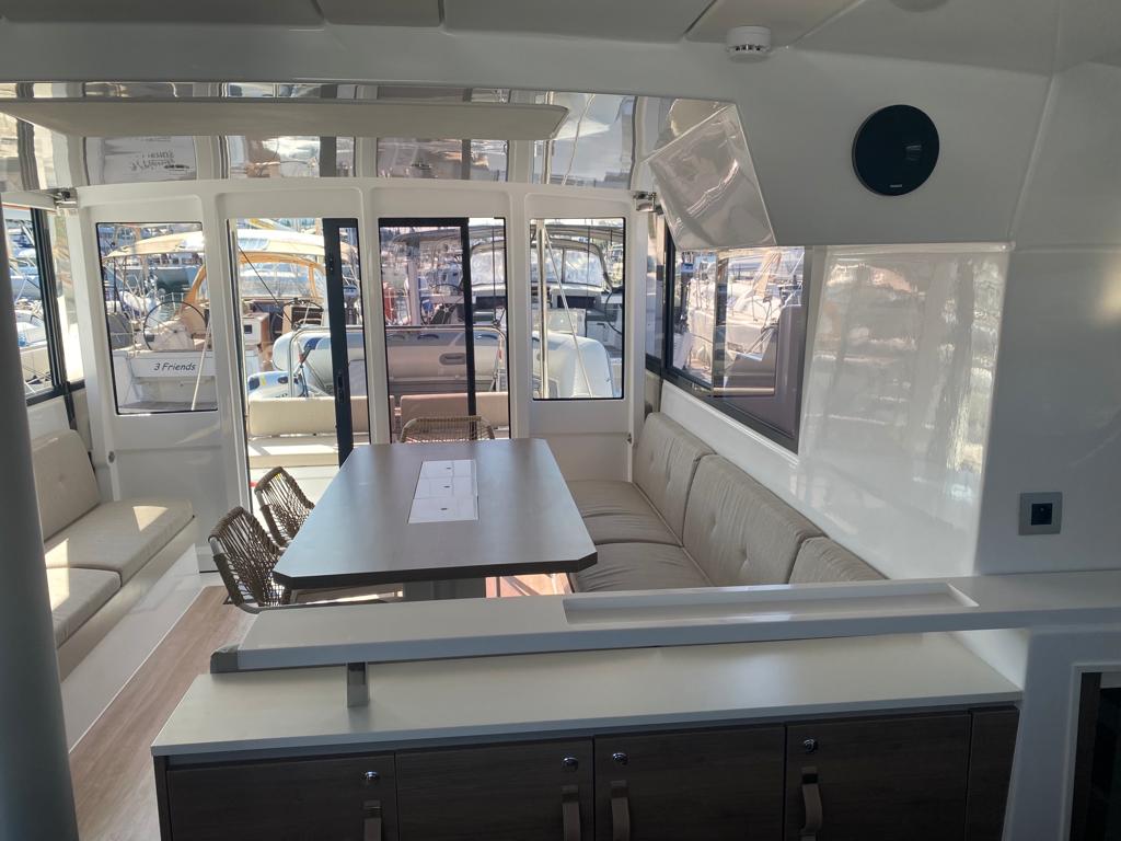 Free Flow - Katamaran içinde Šibenik