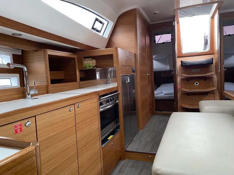 JOSI - Sailboat in Šibenik