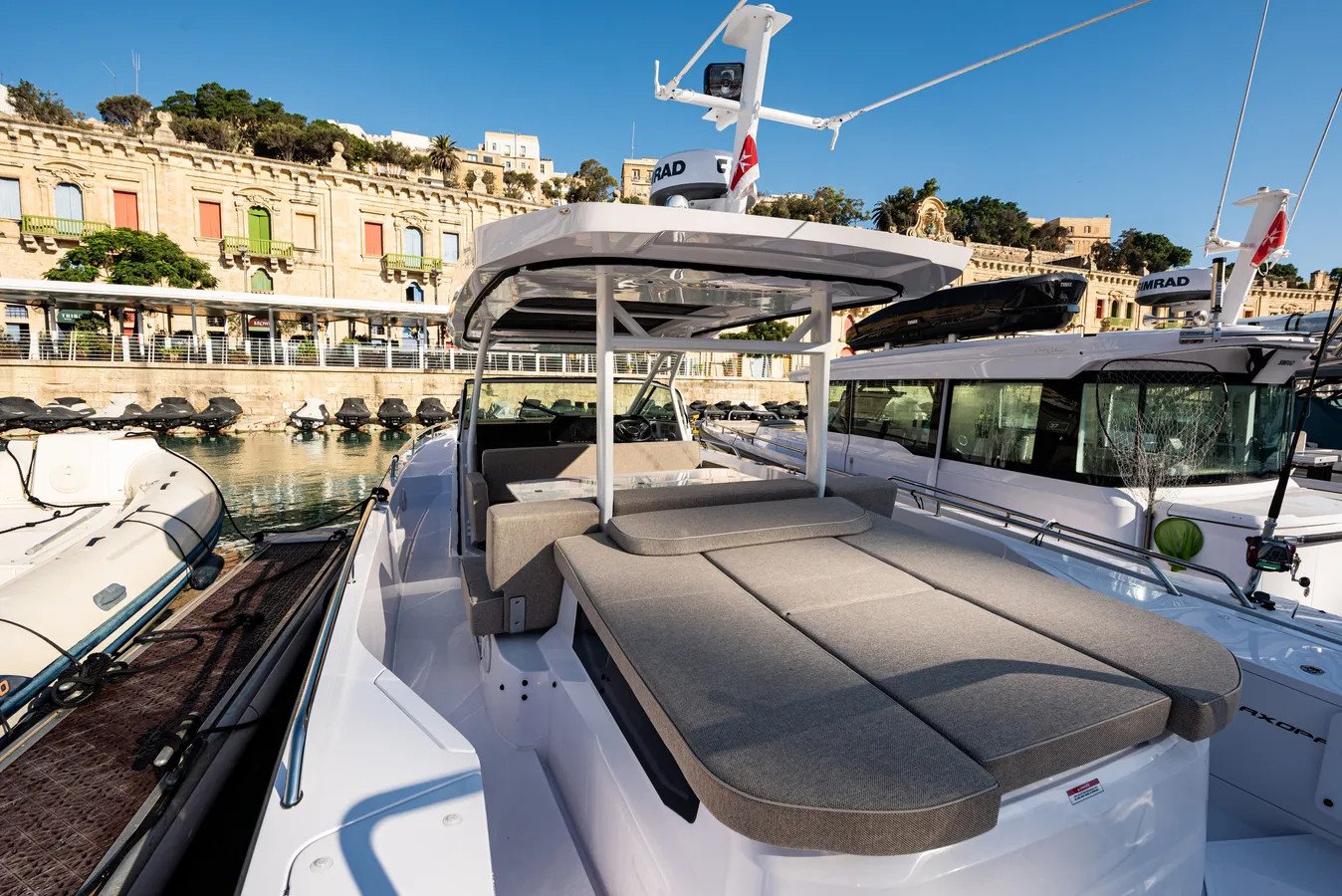 Nautiful - Motor Yacht in Floriana