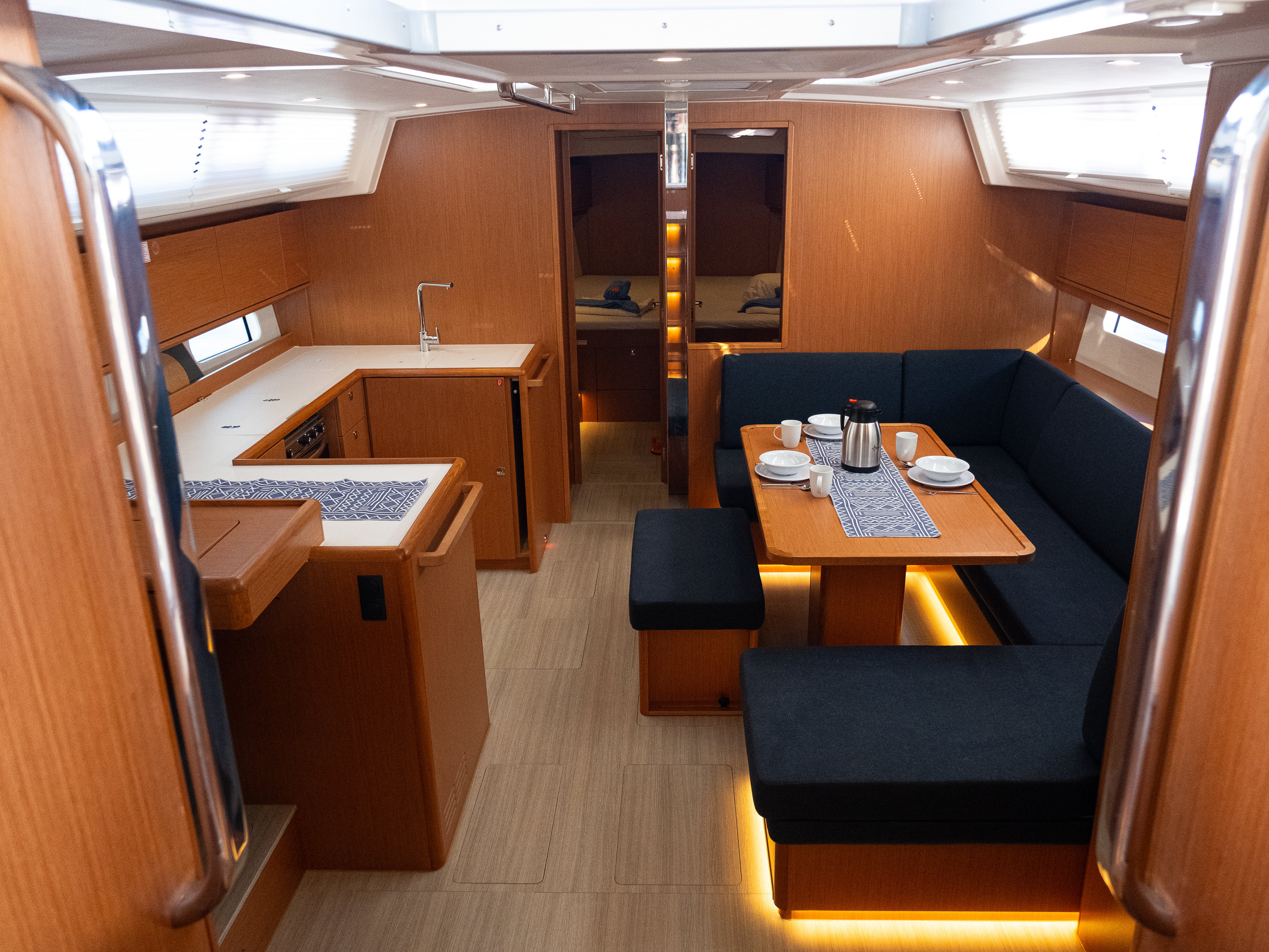 Iris - Sailboat in Karagözler