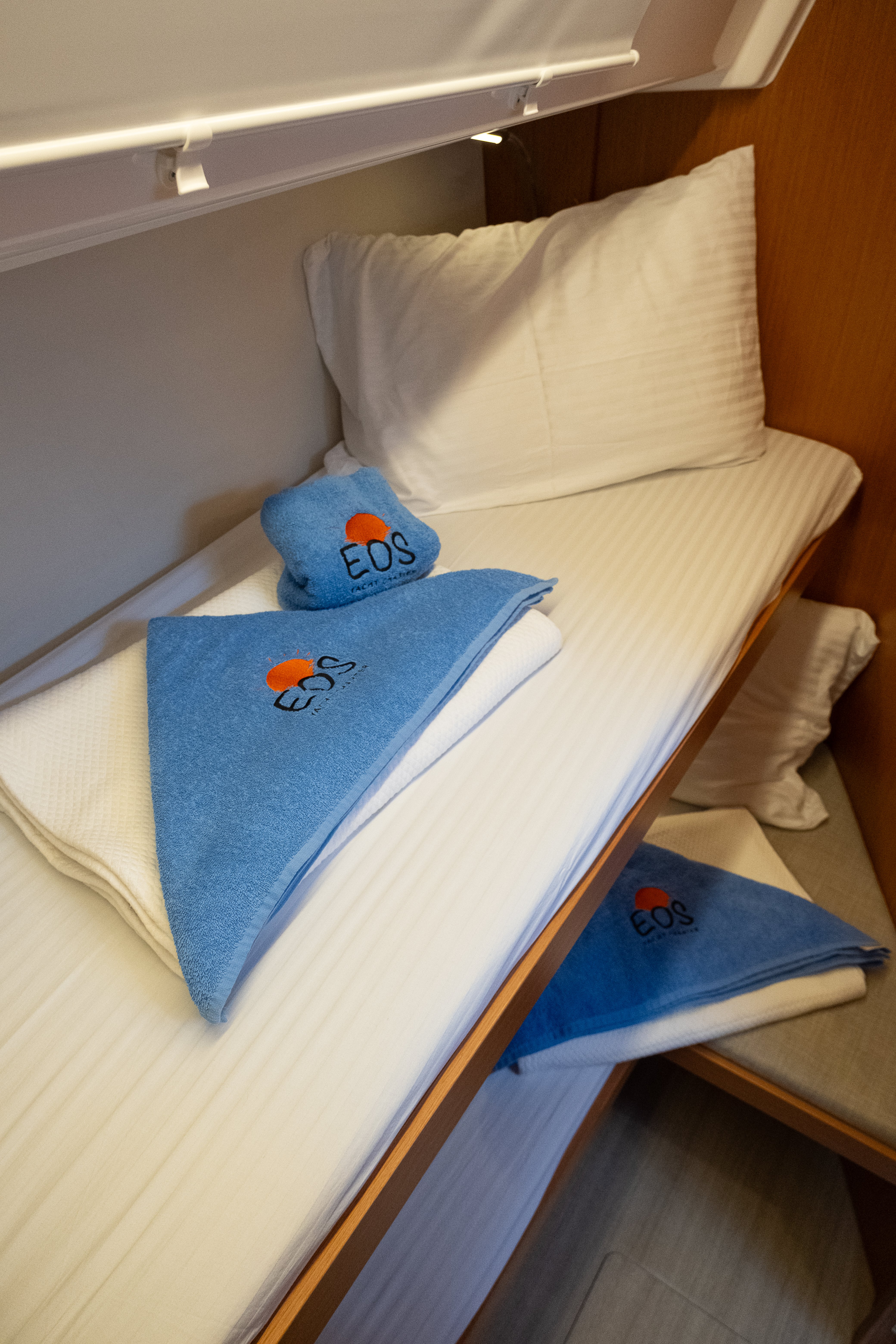 Iris - Sailboat in Karagözler