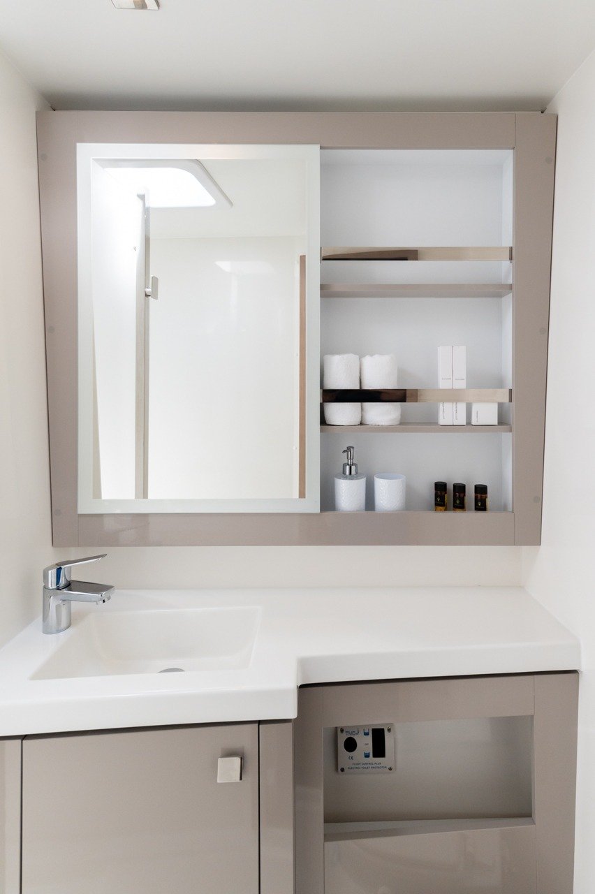 White Coral - Catamaran in Mikonos