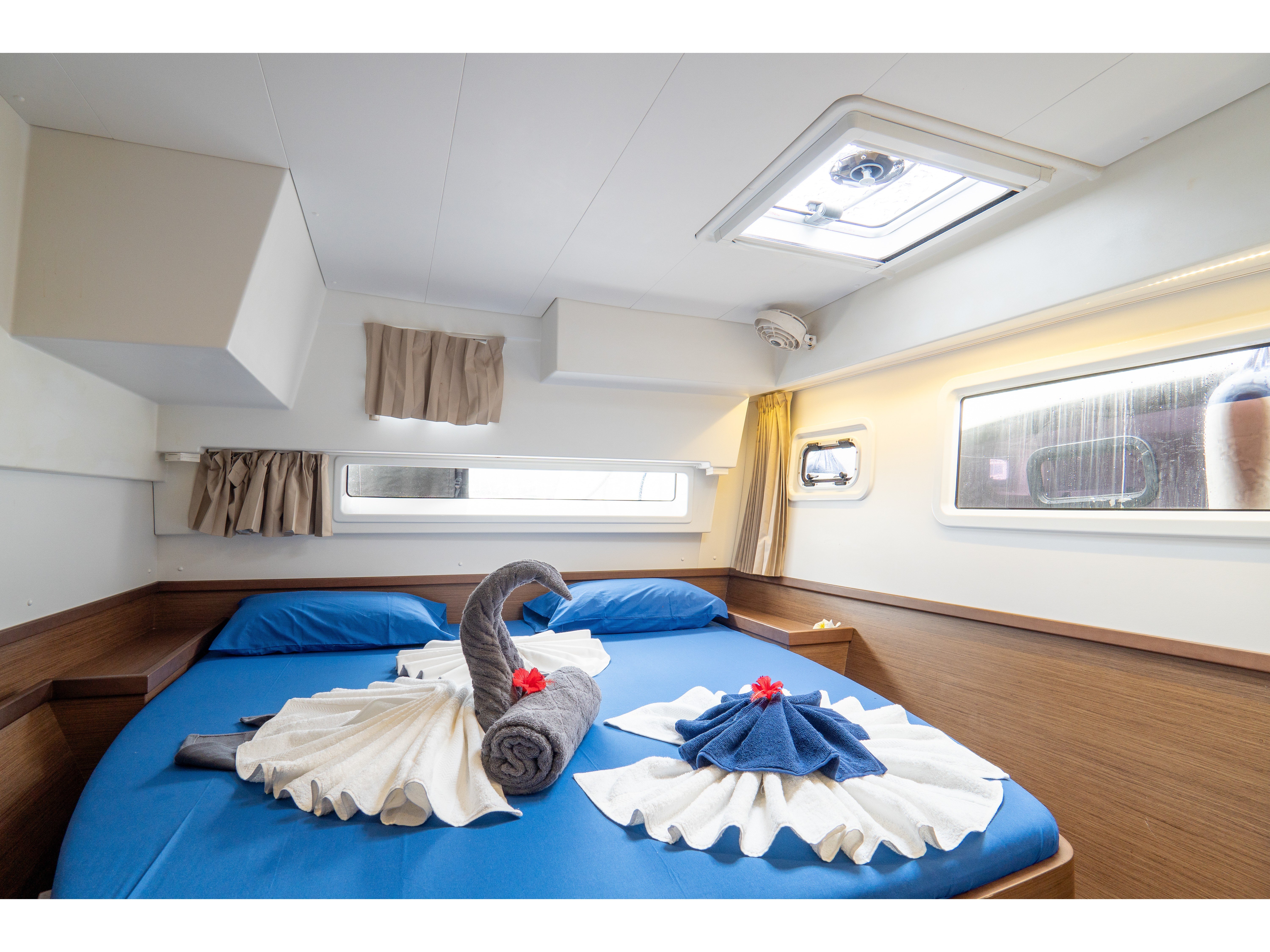 Pazzona II - Catamaran in Providence